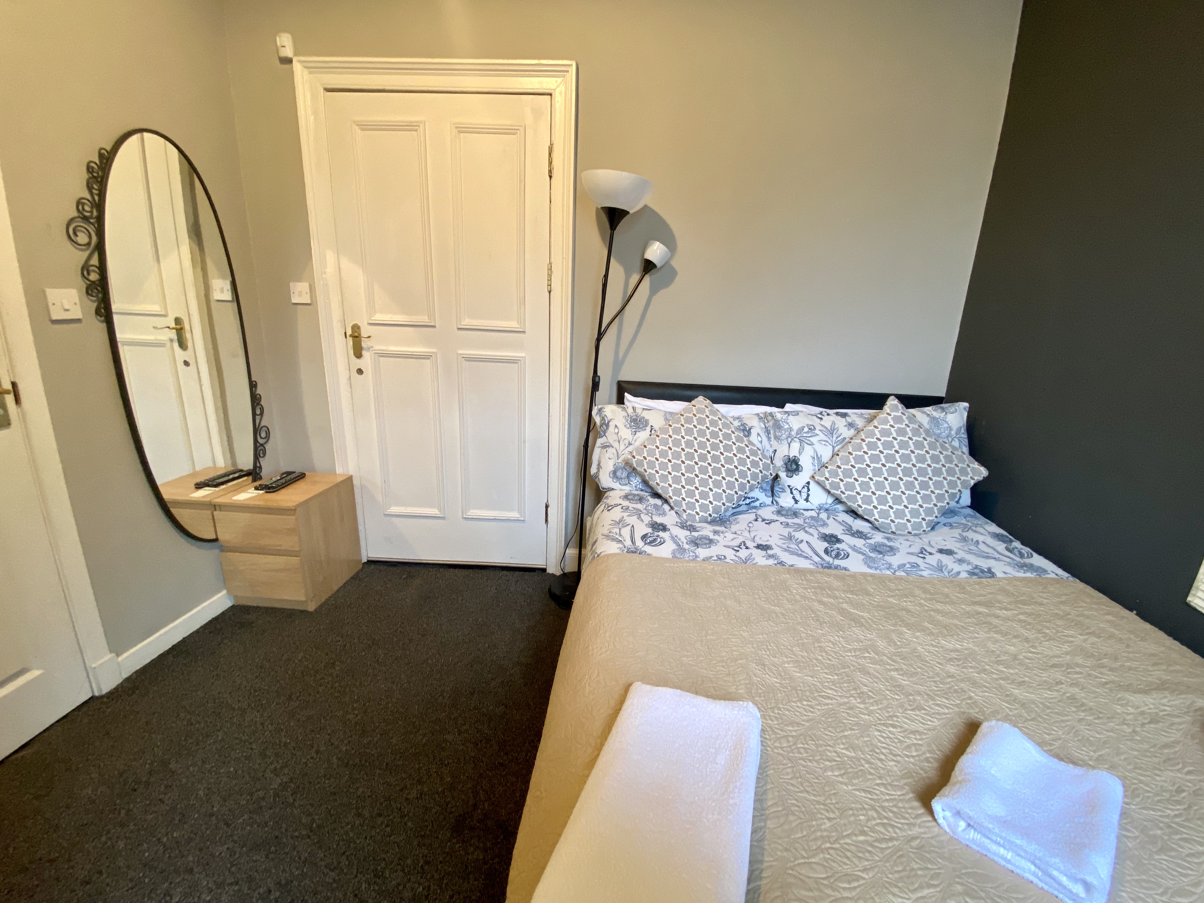 هتل 16 Pilrig Guest House Edinburgh