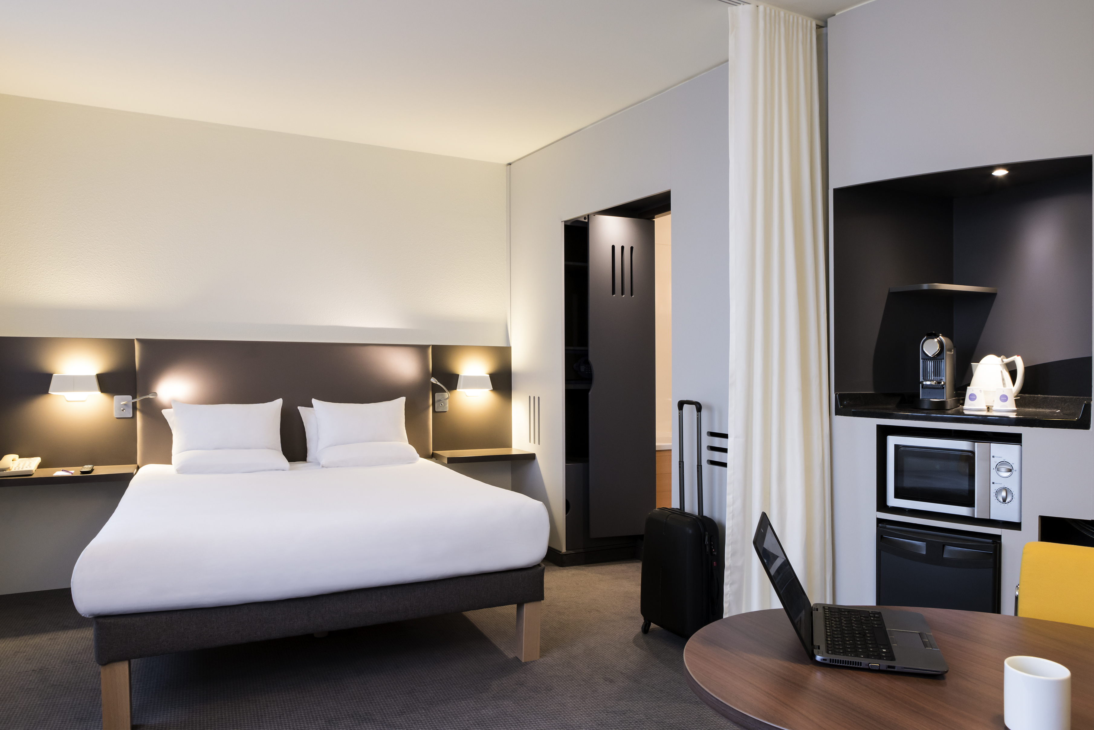 هتل Novotel Suites Paris CDG Airport Villepinte Roissy-en-France