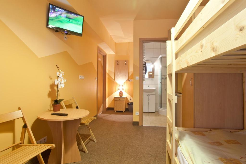 هتل Moon Hostel کراکو