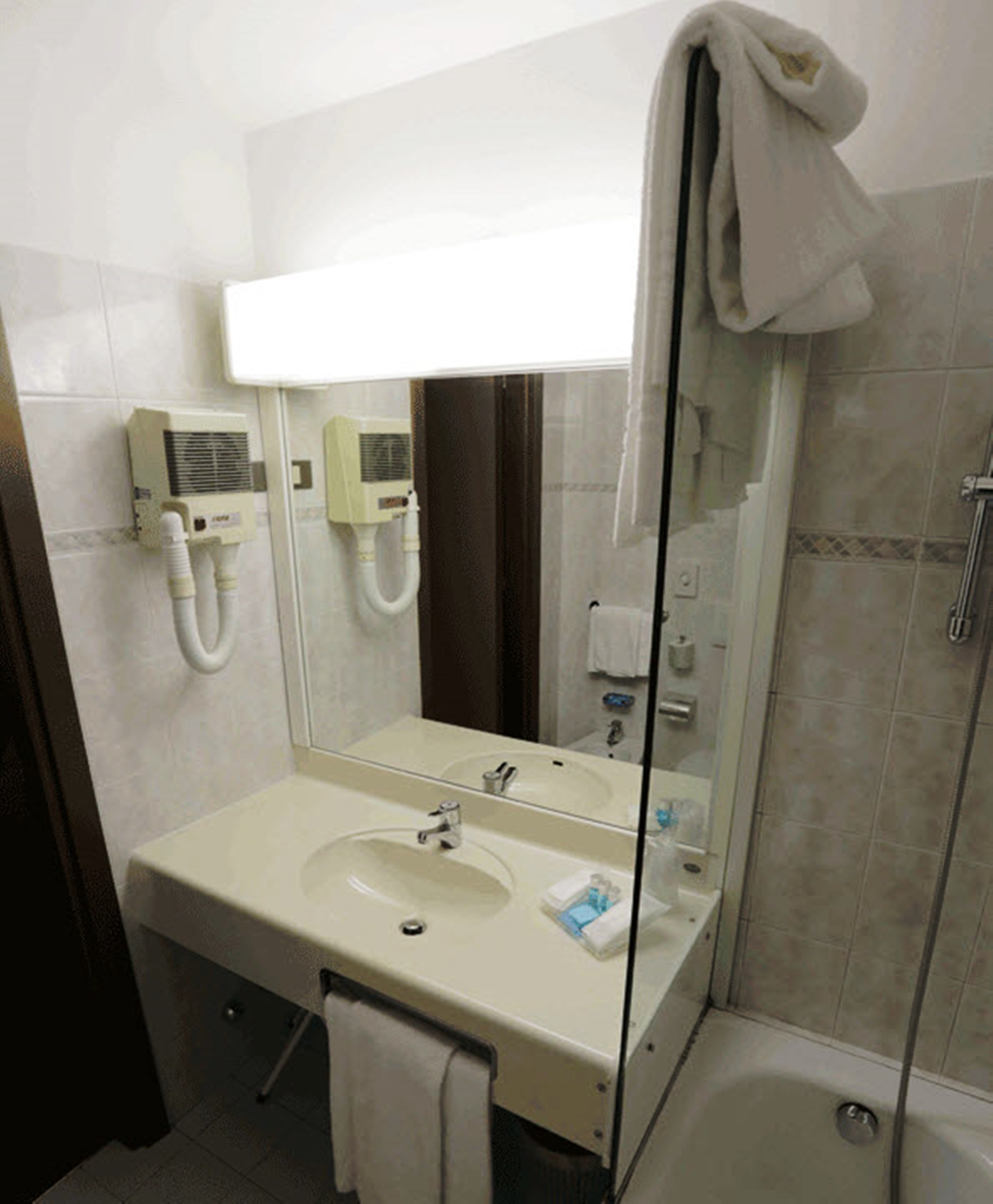 هتل Art & Hotel Treviolo برگامو