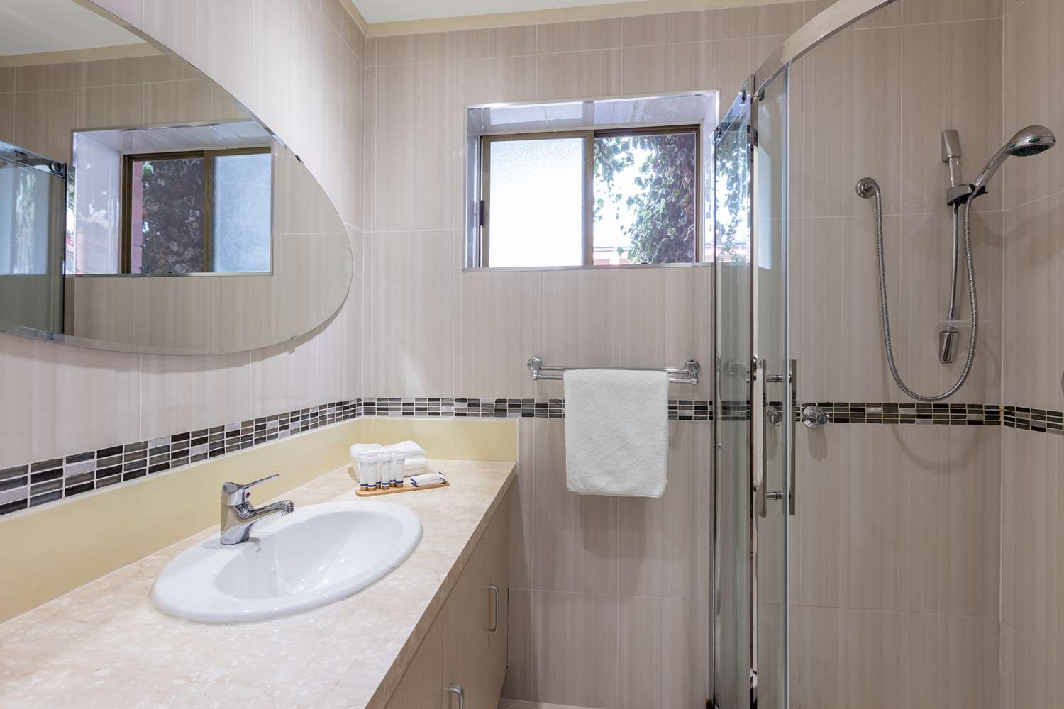 هتل Adelaide Granada Motor Inn Adelaide