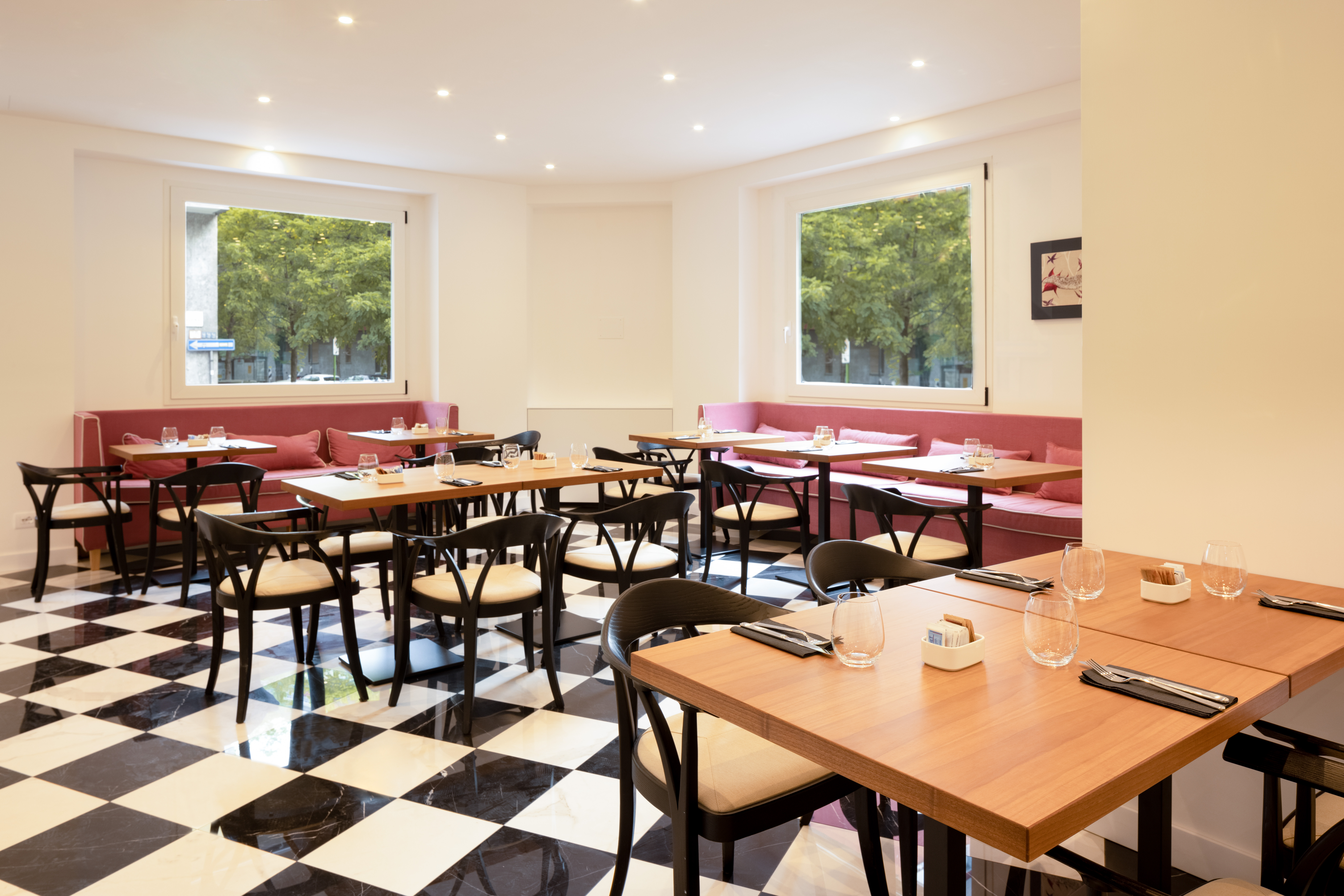 هتل انتارس آکادمیا میلان