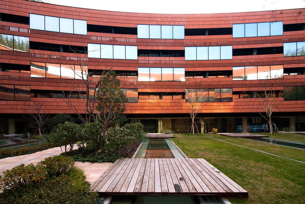 Alibaba https://cdn.alibaba.ir/ostorage/hotel/images/C74BD566/1E9A01D037A188160EC654A55BA105D8.jpg