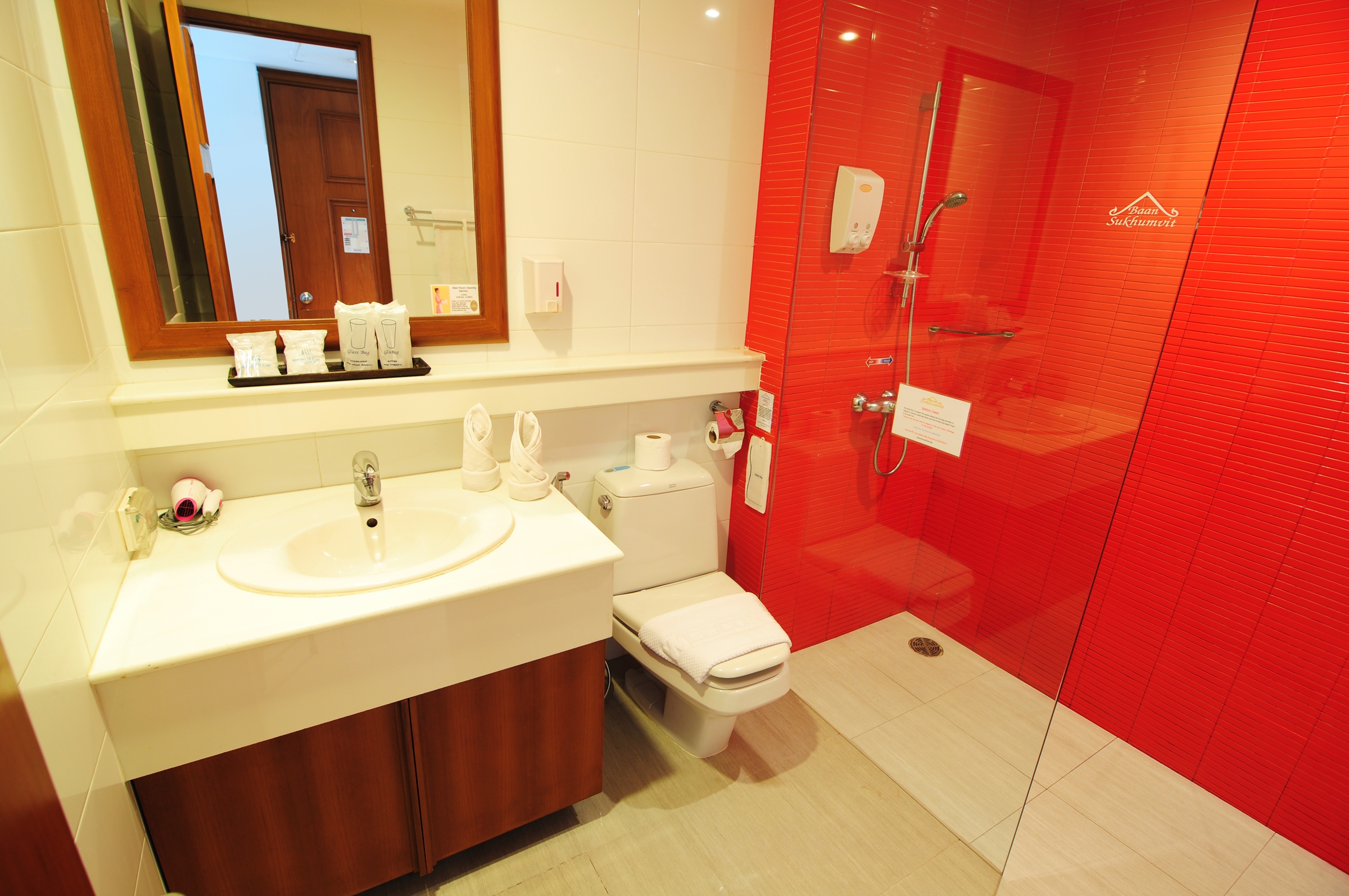 هتل Baan Sukhumvit Soi 18 بانگکوک