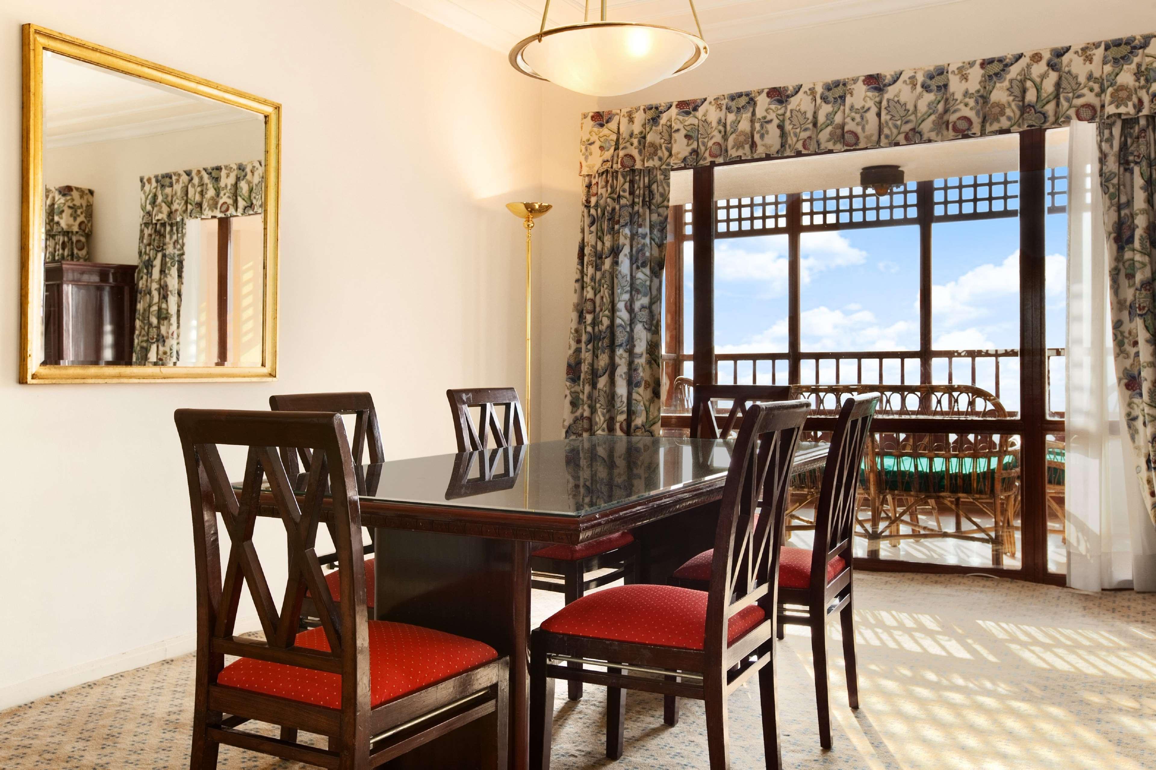 هتل Hilton Cairo World Trade Center Residence قاهره