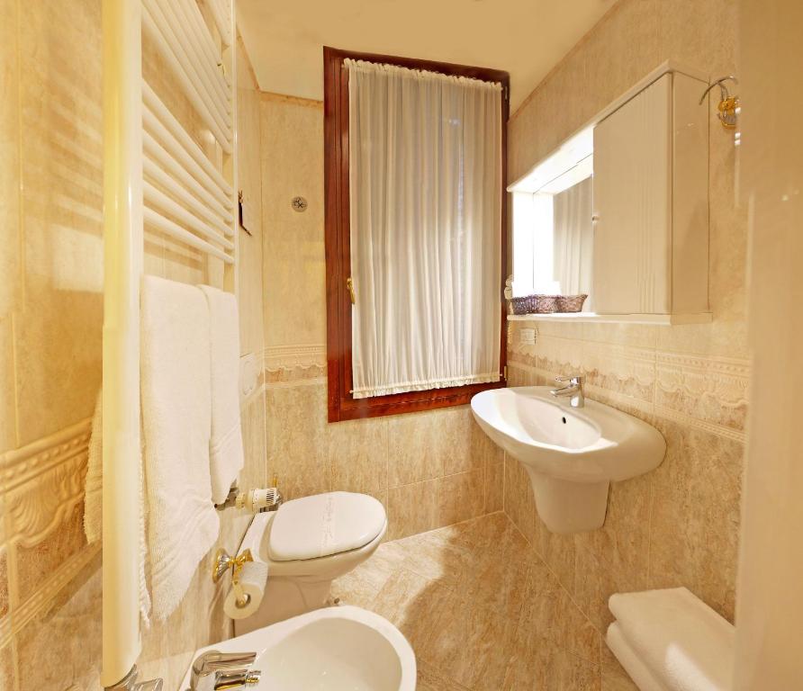 هتل Hotel San Luca Venezia ونیز