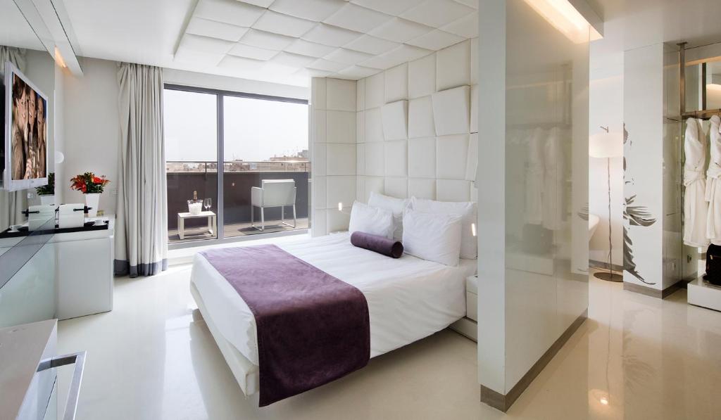 هتل The Mirror Barcelona بارسلونا