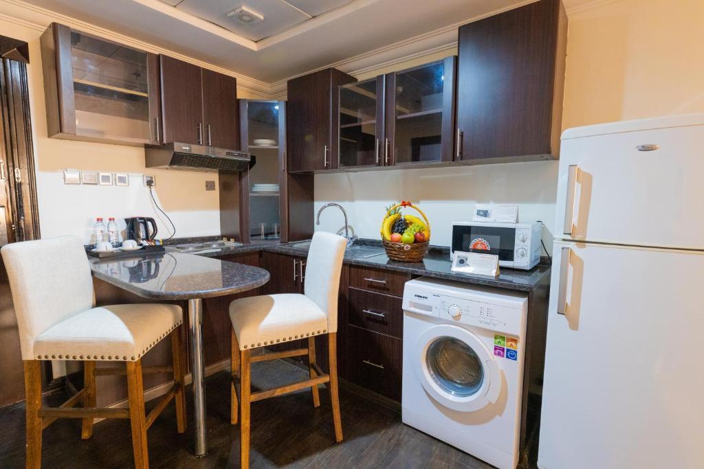 هتل Ewan Ajman Suites Hotel عجمان