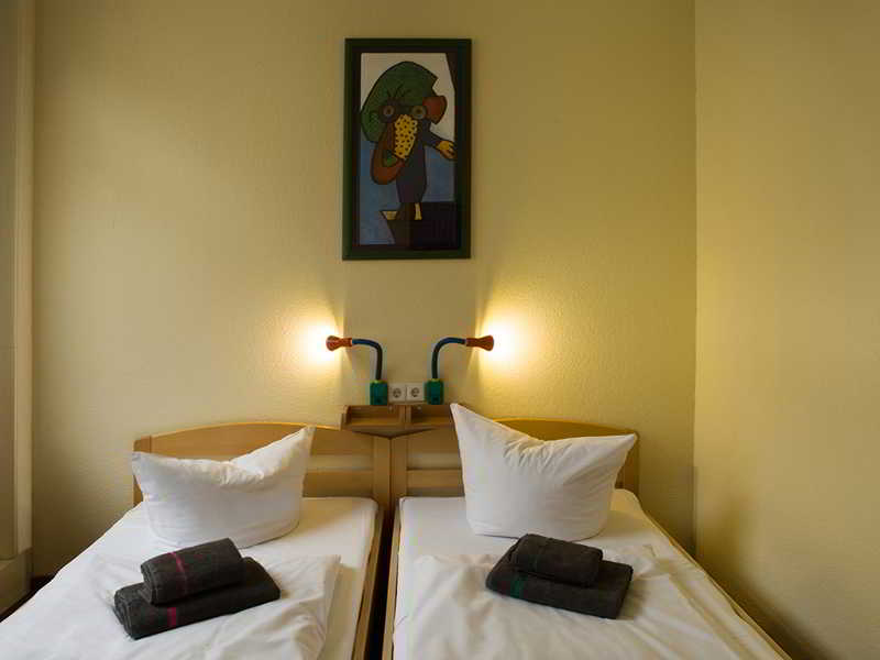 هتل acama Hotel+Hostel Kreuzberg برلین