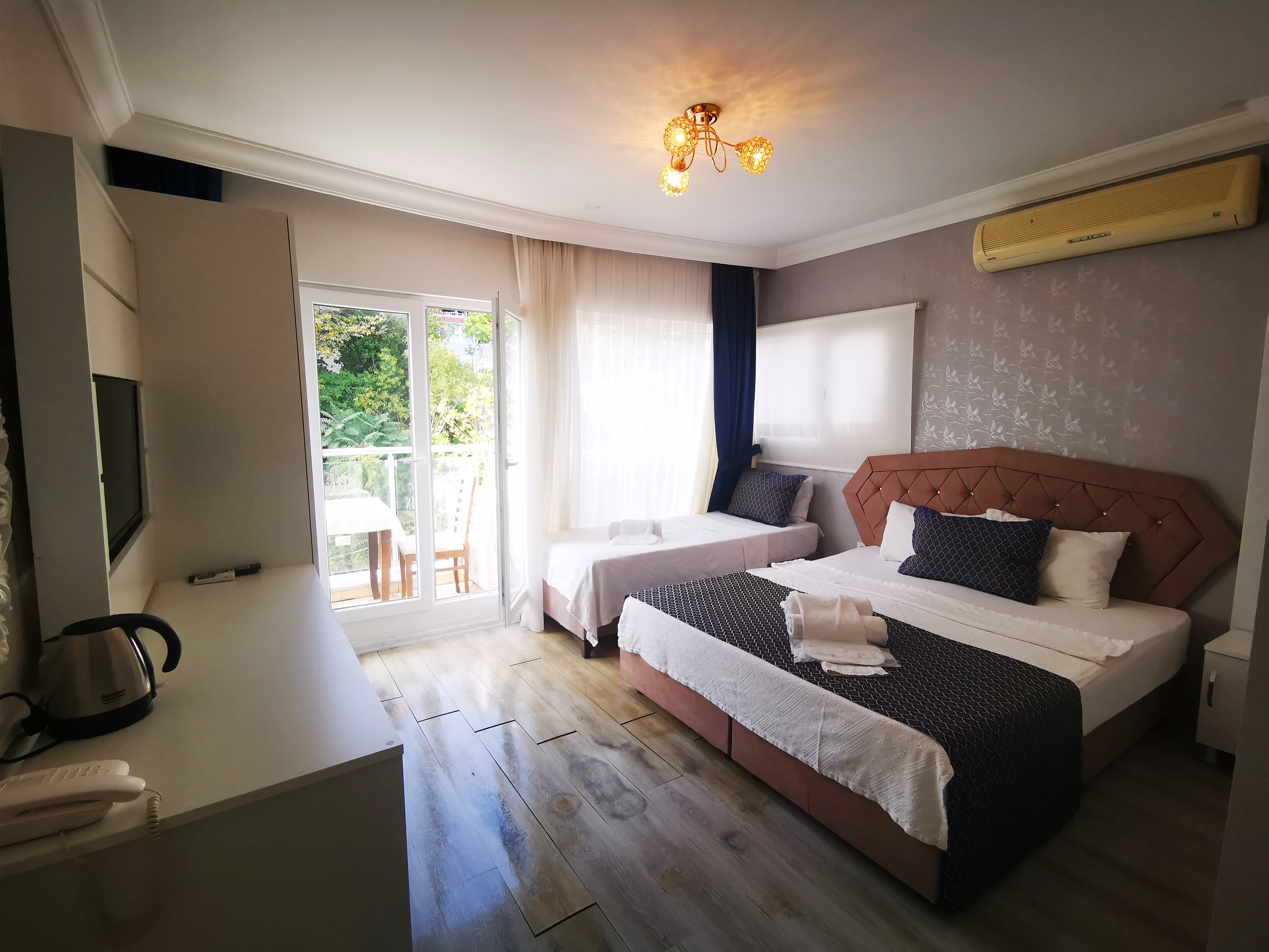 هتل Hotel Broken Column استانبول