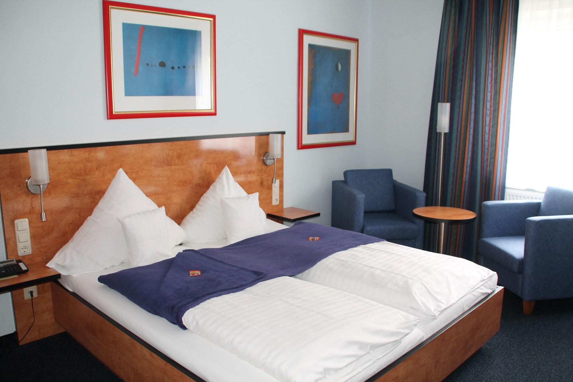 هتل Hotel Zum Riesen Hanau