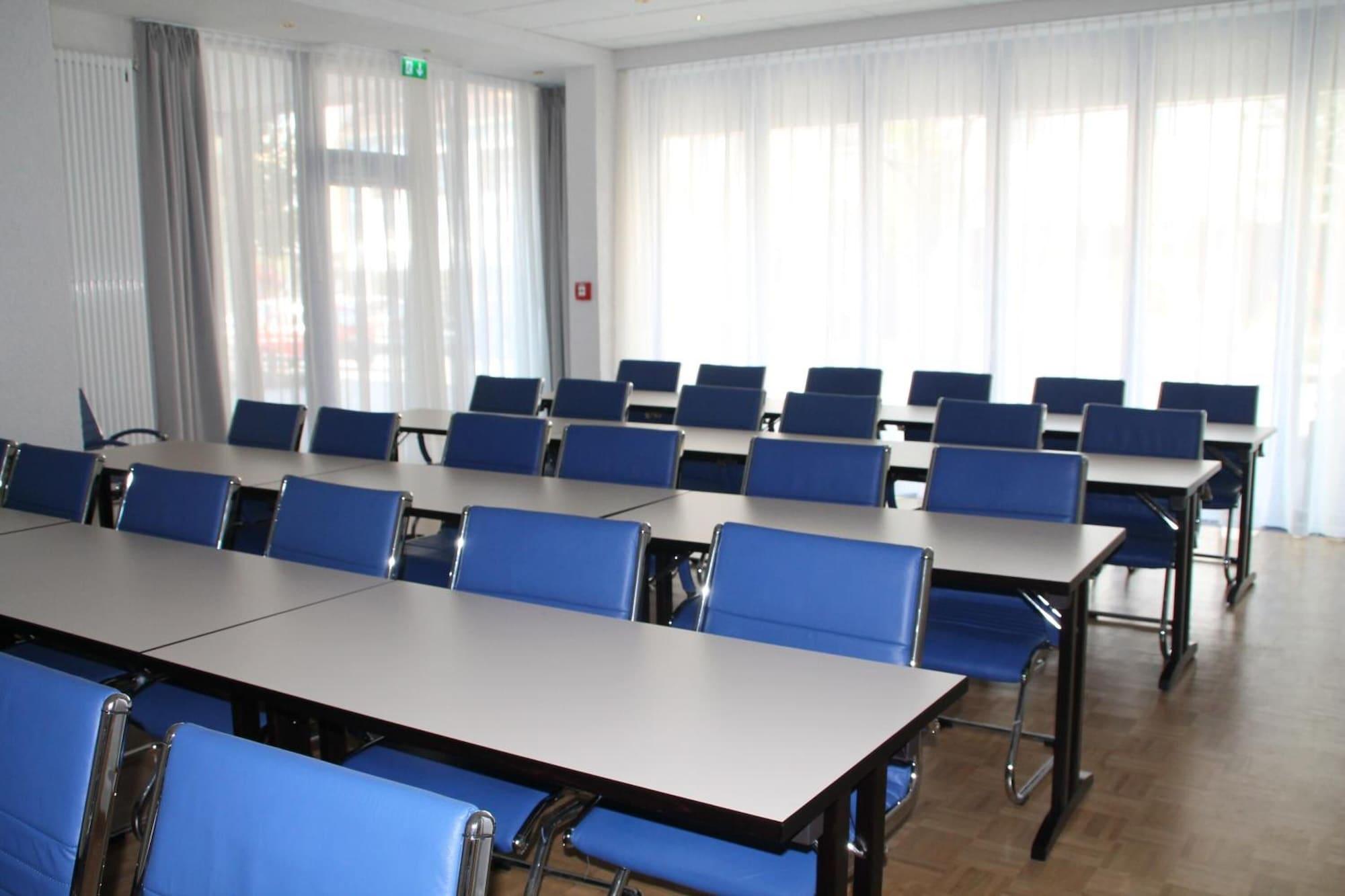 هتل Hotel Zum Riesen Hanau