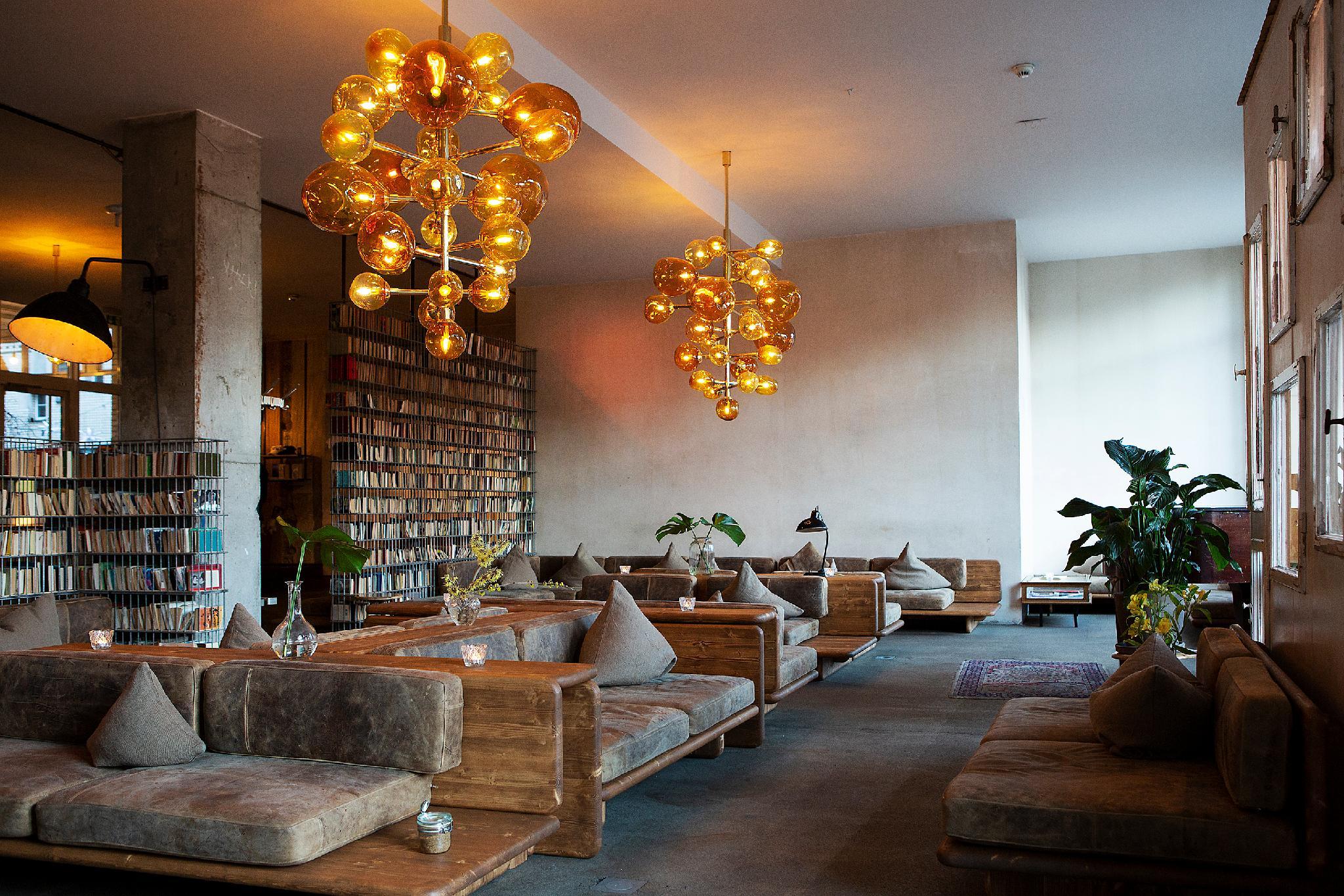 Alibaba https://cdn.alibaba.ir/ostorage/hotel/images/CAF61881/5D13D424A6B98E5674F2E8BDE63B0F6A.jpg