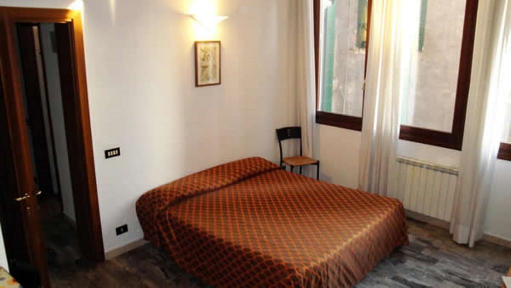 هتل Venice Apartments ونیز