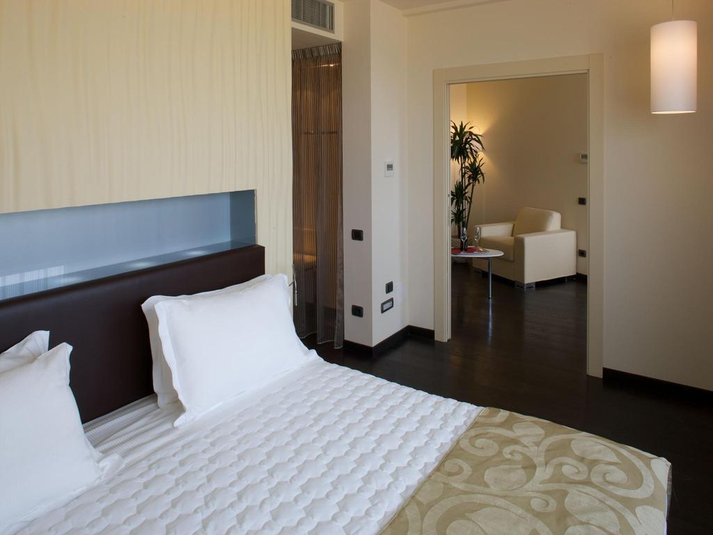 Alibaba https://cdn.alibaba.ir/ostorage/hotel/images/CEDA8D5F/D8555D737227D52333058E58E9828DD8.jpg