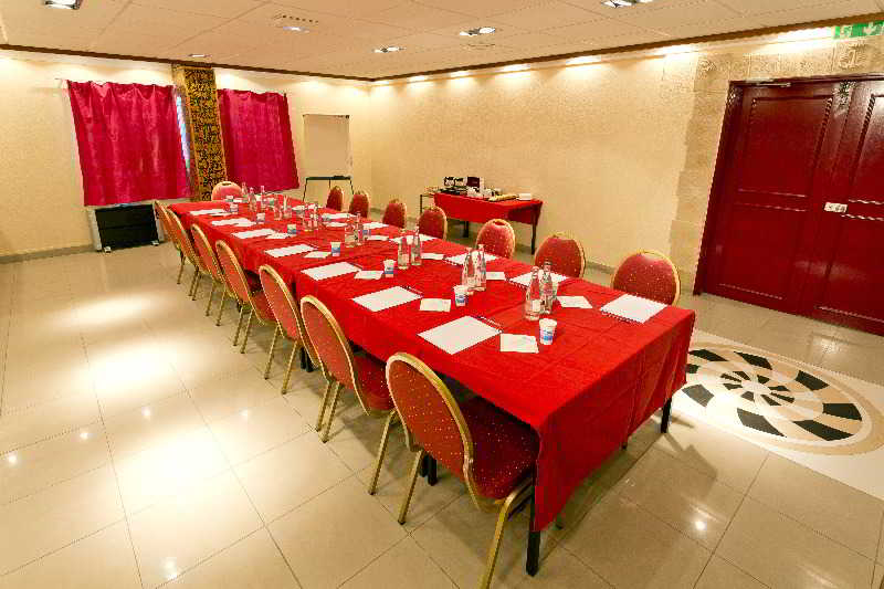 هتل Hipotel Hôtel Paris Hippodrome Parc Floral Joinville-Le-Pont