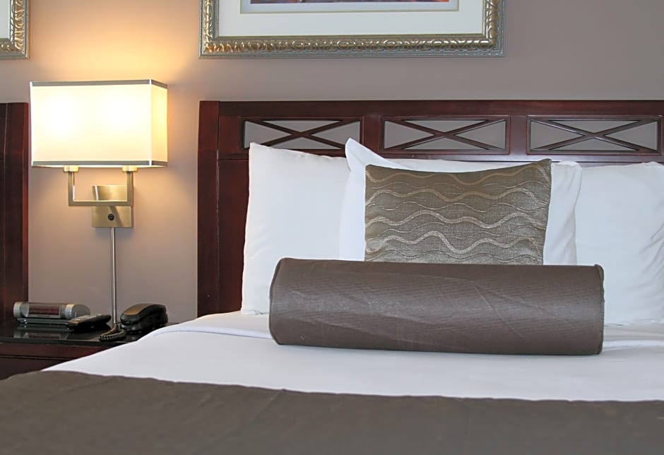Hotel Red Lion Inn & Suites Victoria