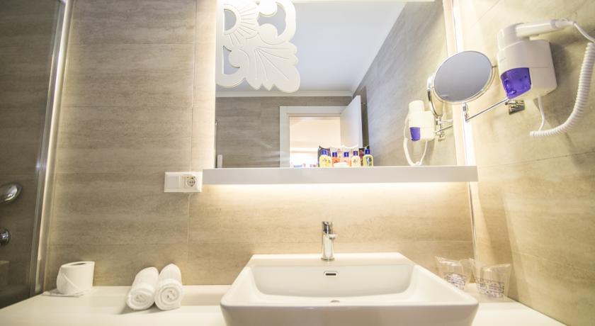 هتل Laguna Beach Alya Resort & Spa Okurcalar - Karaburun