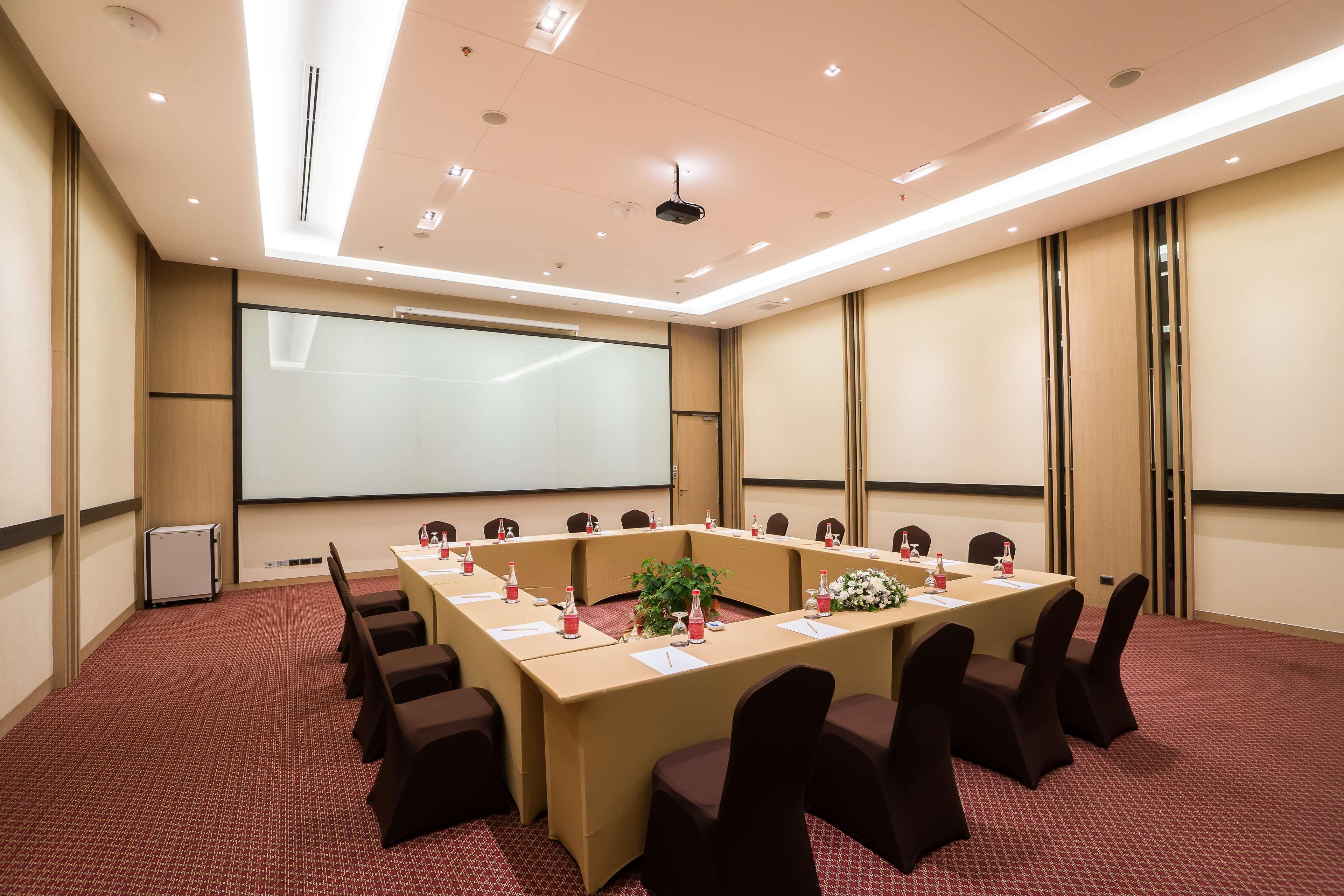 هتل Best Western Plus Wanda Grand Hotel Nonthaburi