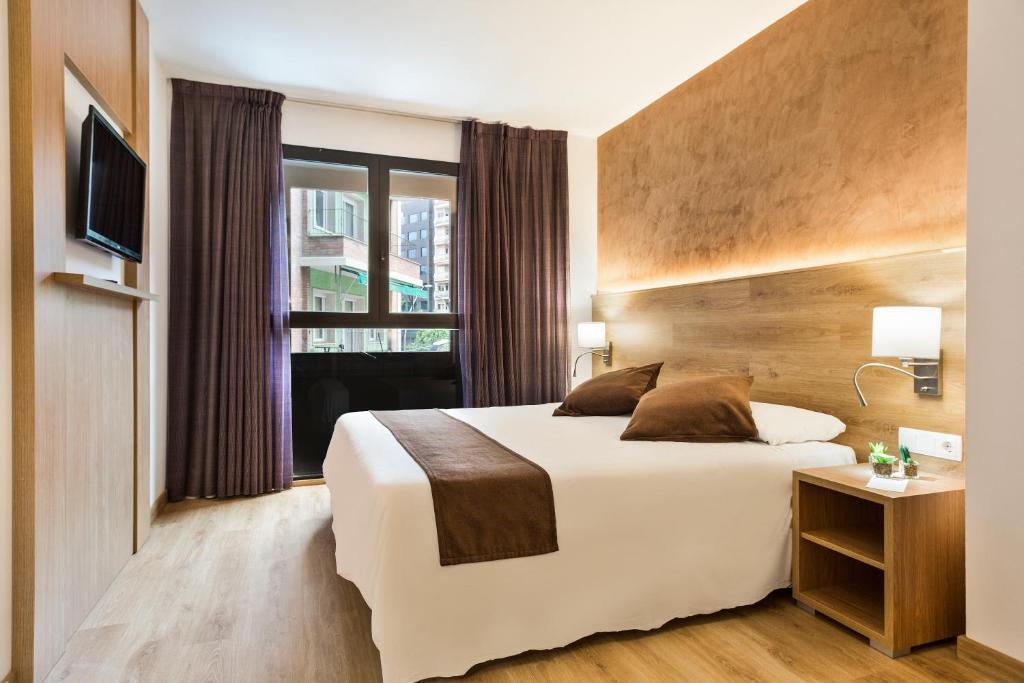 هتل Hotel Acta Azul Barcelona بارسلونا