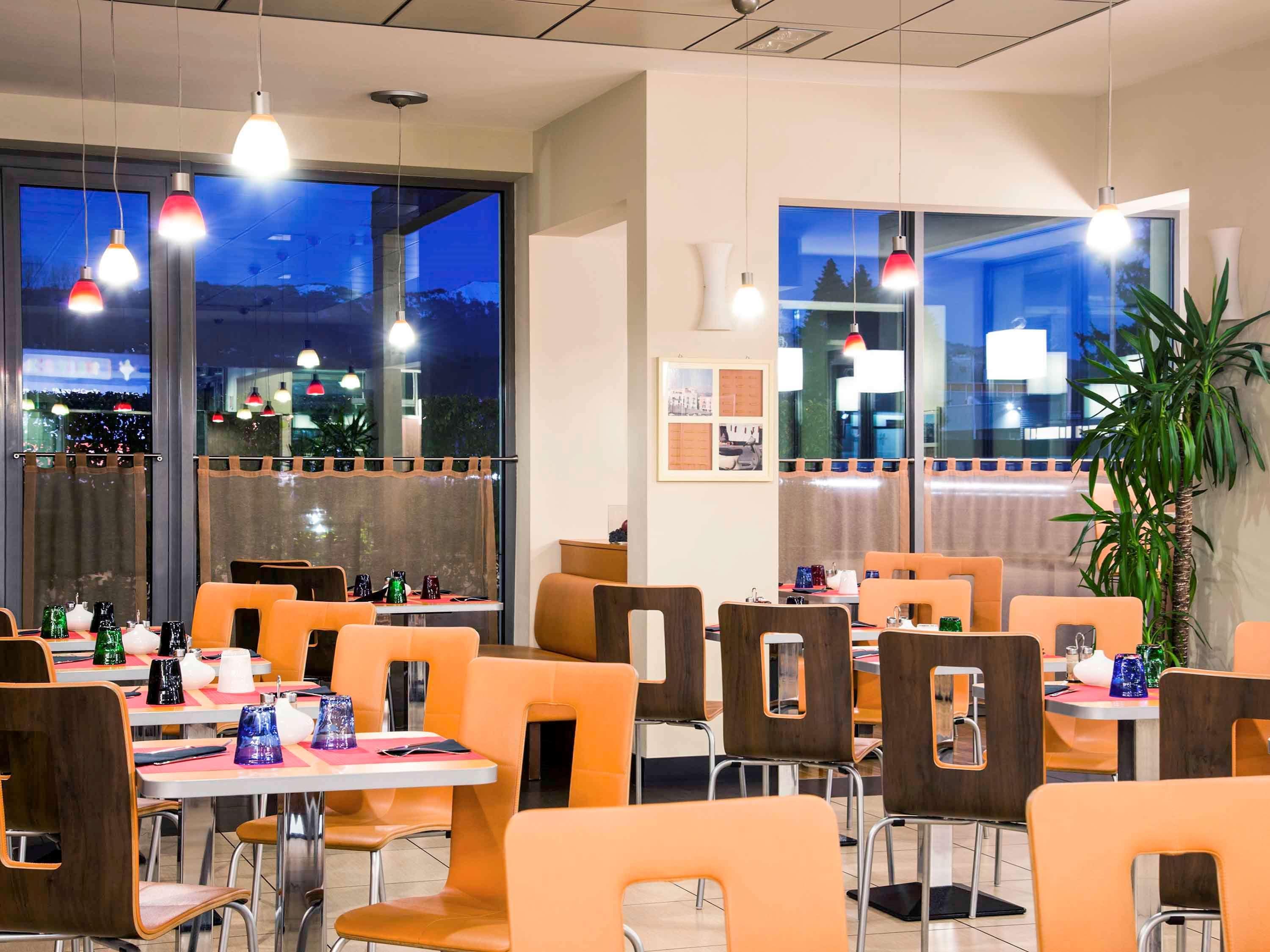 هتل Albergo ibis Como کومو