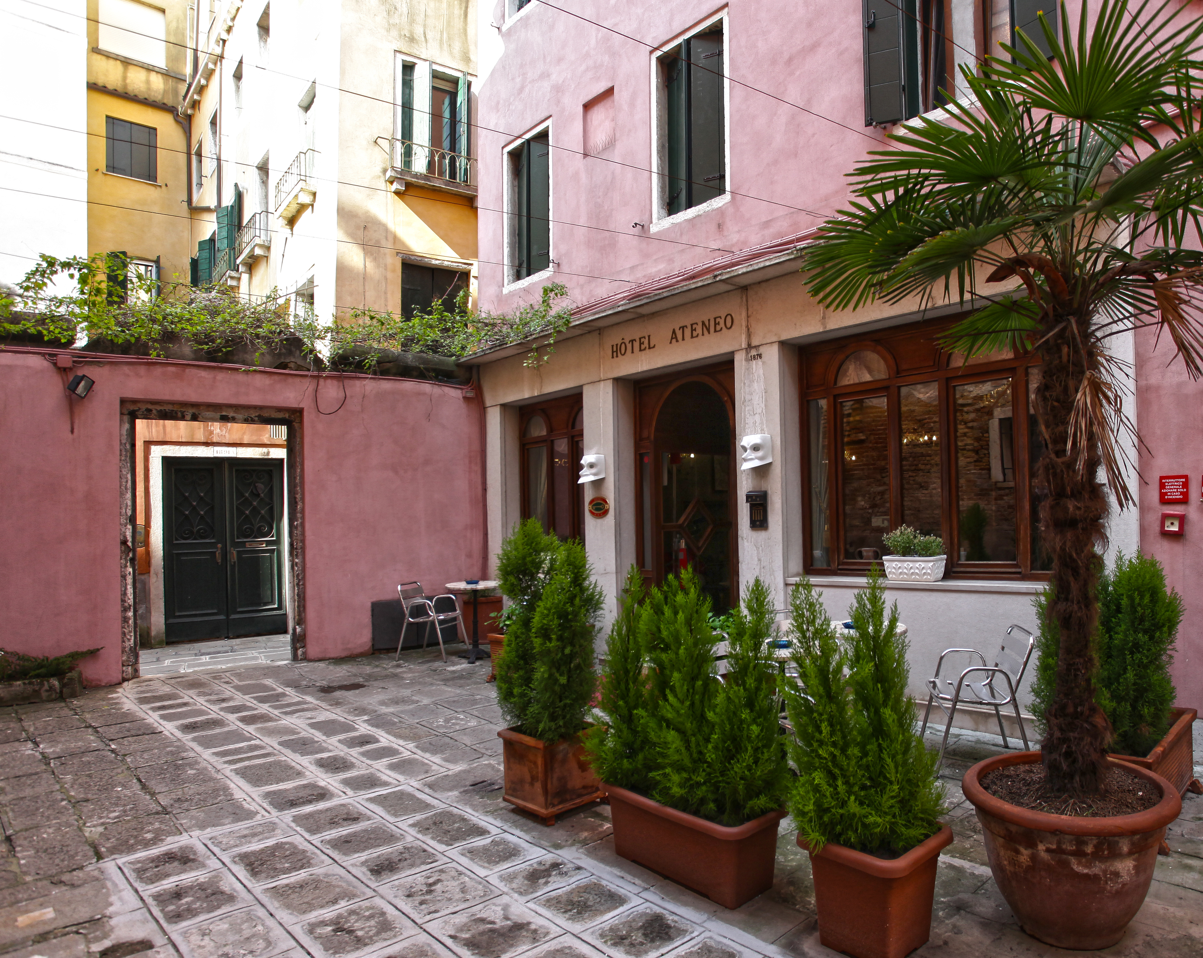 Alibaba https://cdn.alibaba.ir/ostorage/hotel/images/D4DDCDAB/45623D732C1F7F092E62E6886C4C214A.jpg