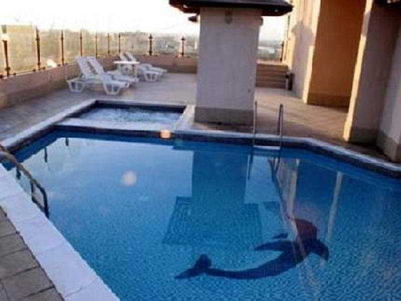 هتل Dolphin Hotel Apartments دبی
