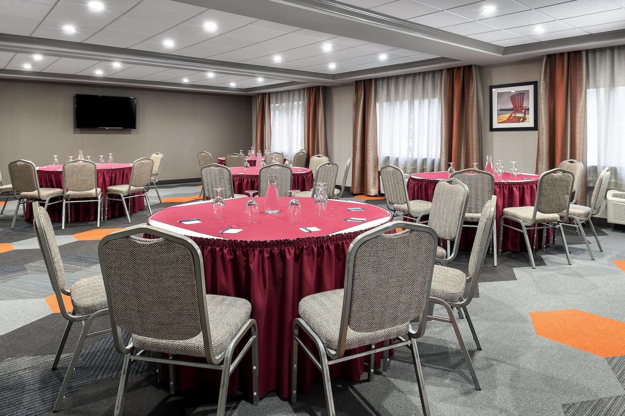 هتل Four Points by Sheraton Barrie Barrie