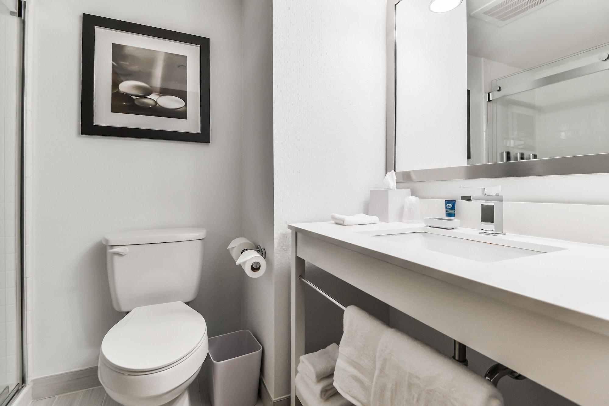 هتل Four Points by Sheraton Barrie Barrie