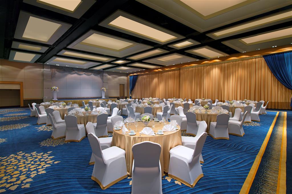 هتل Royal Orchid Sheraton Hotel & Towers بانگکوک