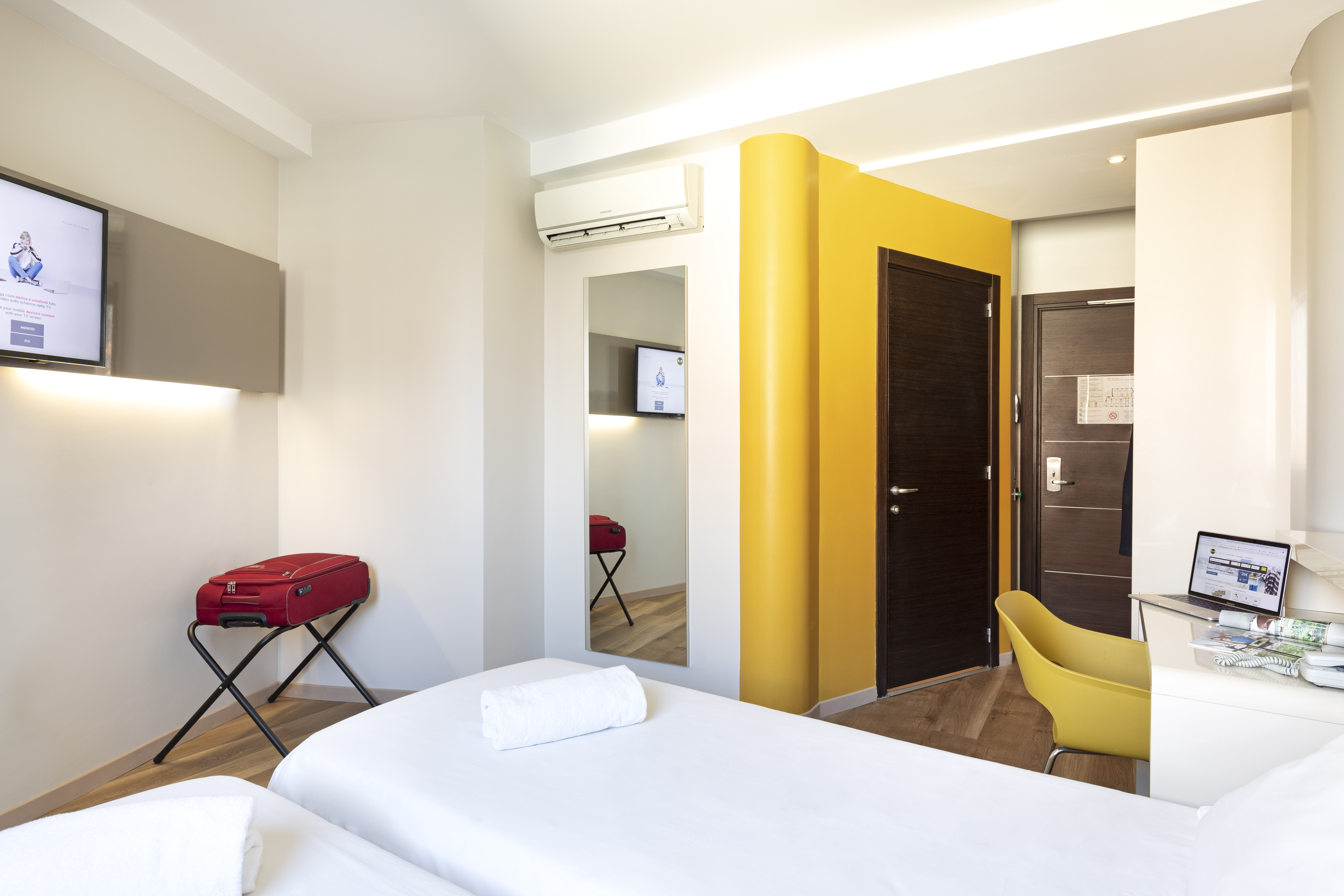 هتل B&B Hotel Torino تورین