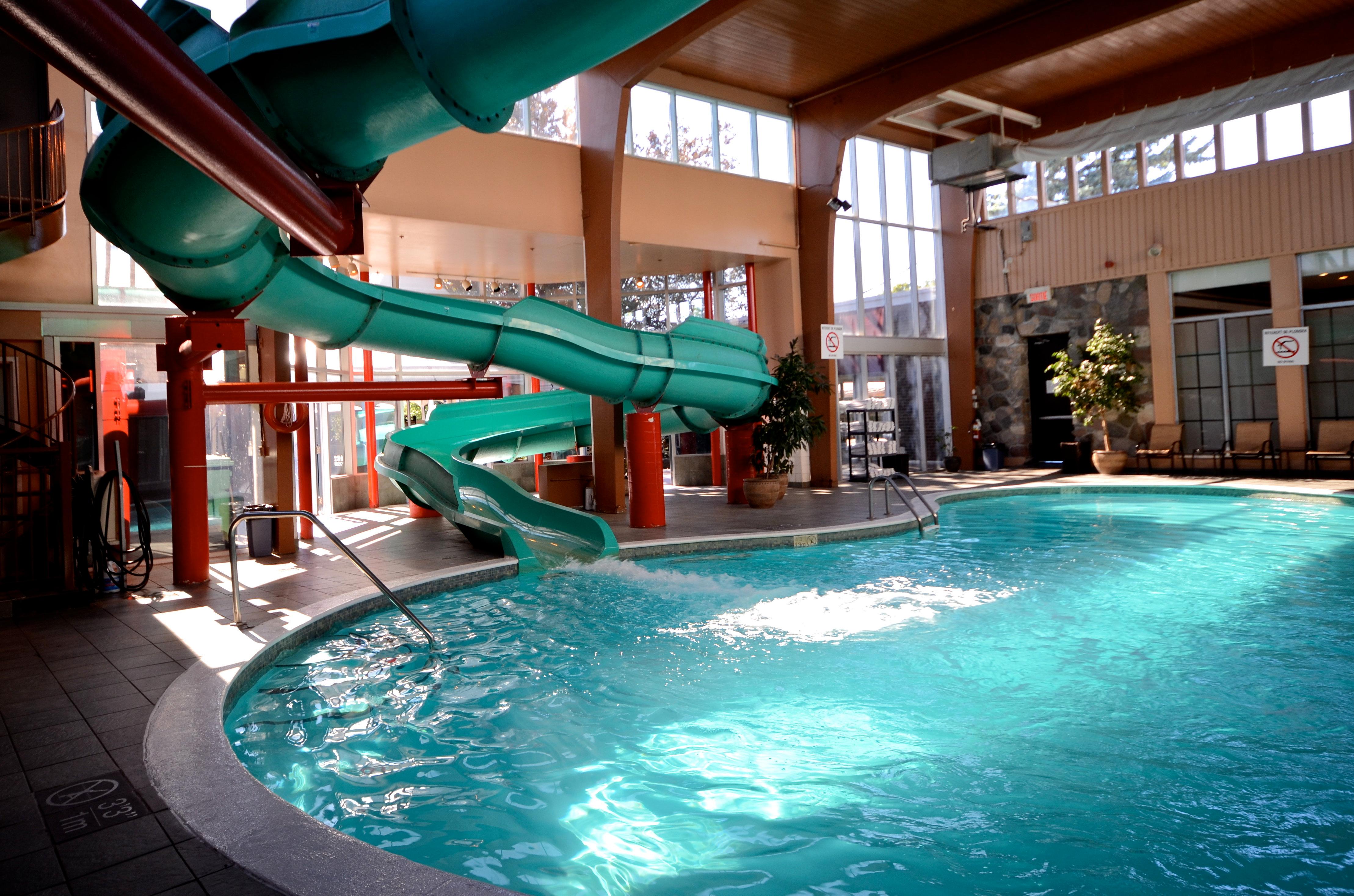 هتل Crowne Plaza Montreal Airport مونترال