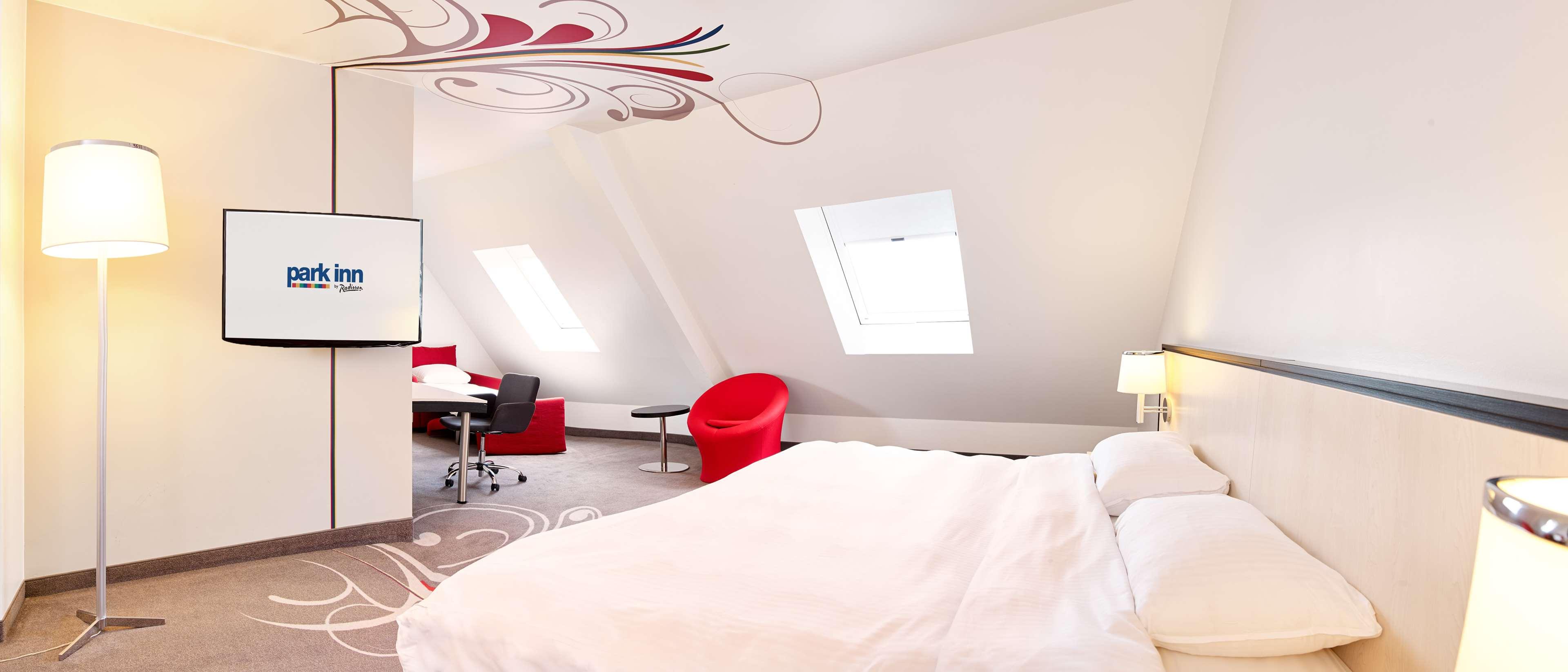 هتل Park Inn by Radisson Brussels Midi بروکسل