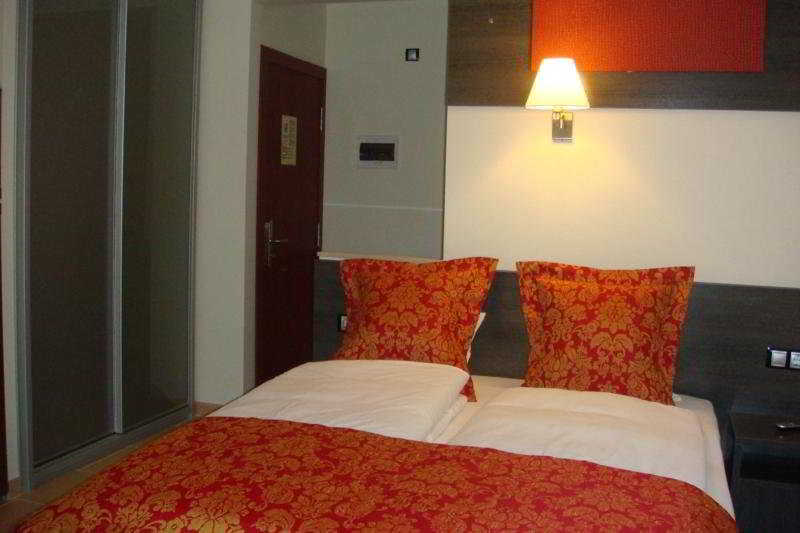 هتل Casablanca Suites Calella