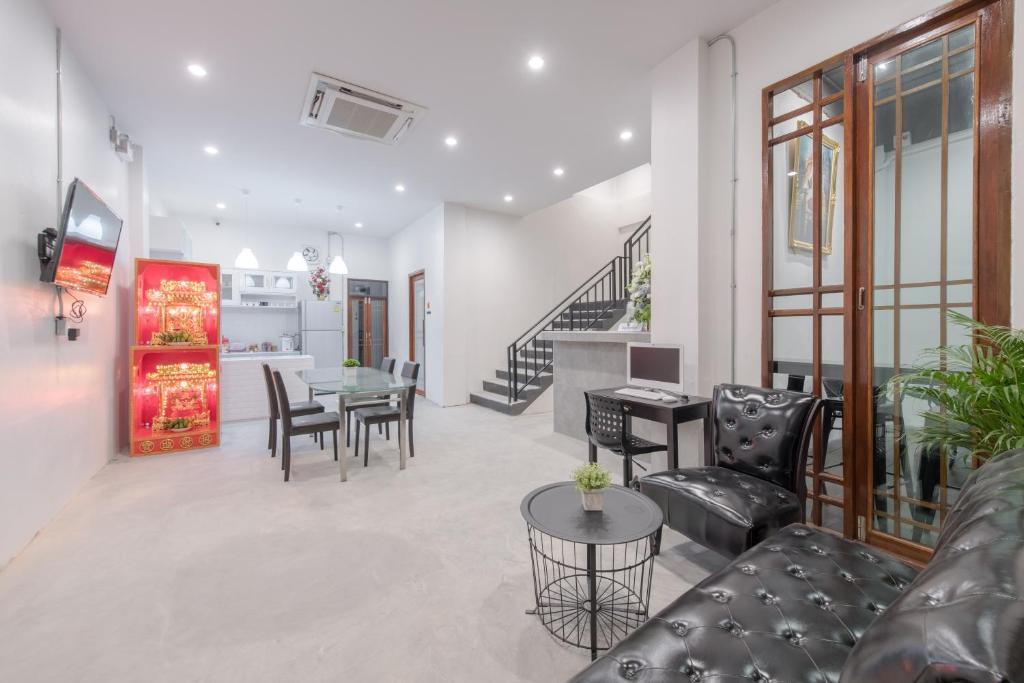 هتل Tiny Taladnoi Hostel بانگکوک