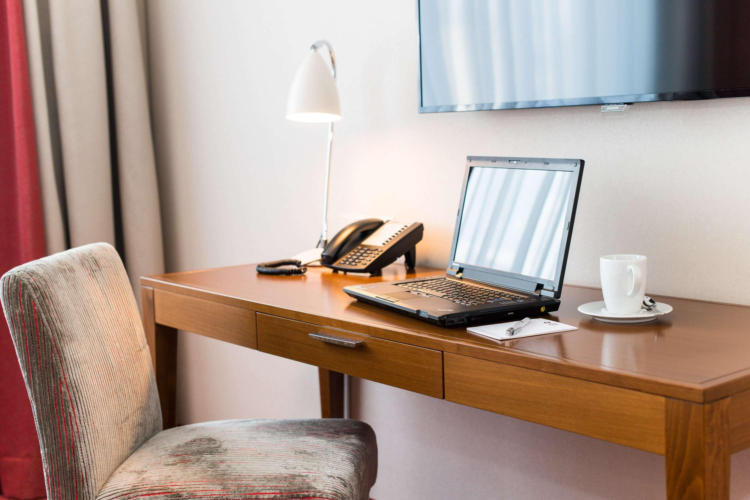 هتل Best Western Plus Hotel St. Raphael هامبورگ