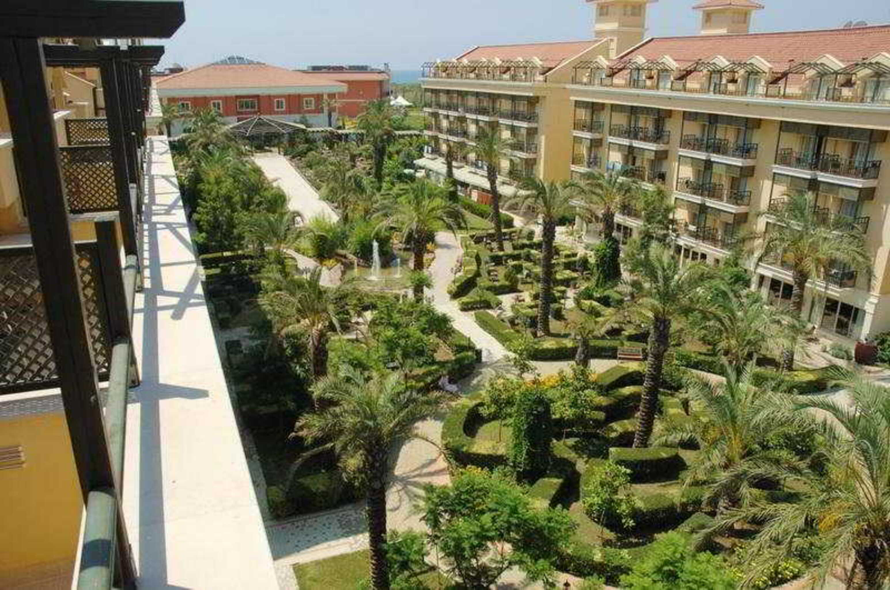 هتل Crystal Paraiso Verde Resort & Spa Bogazkent