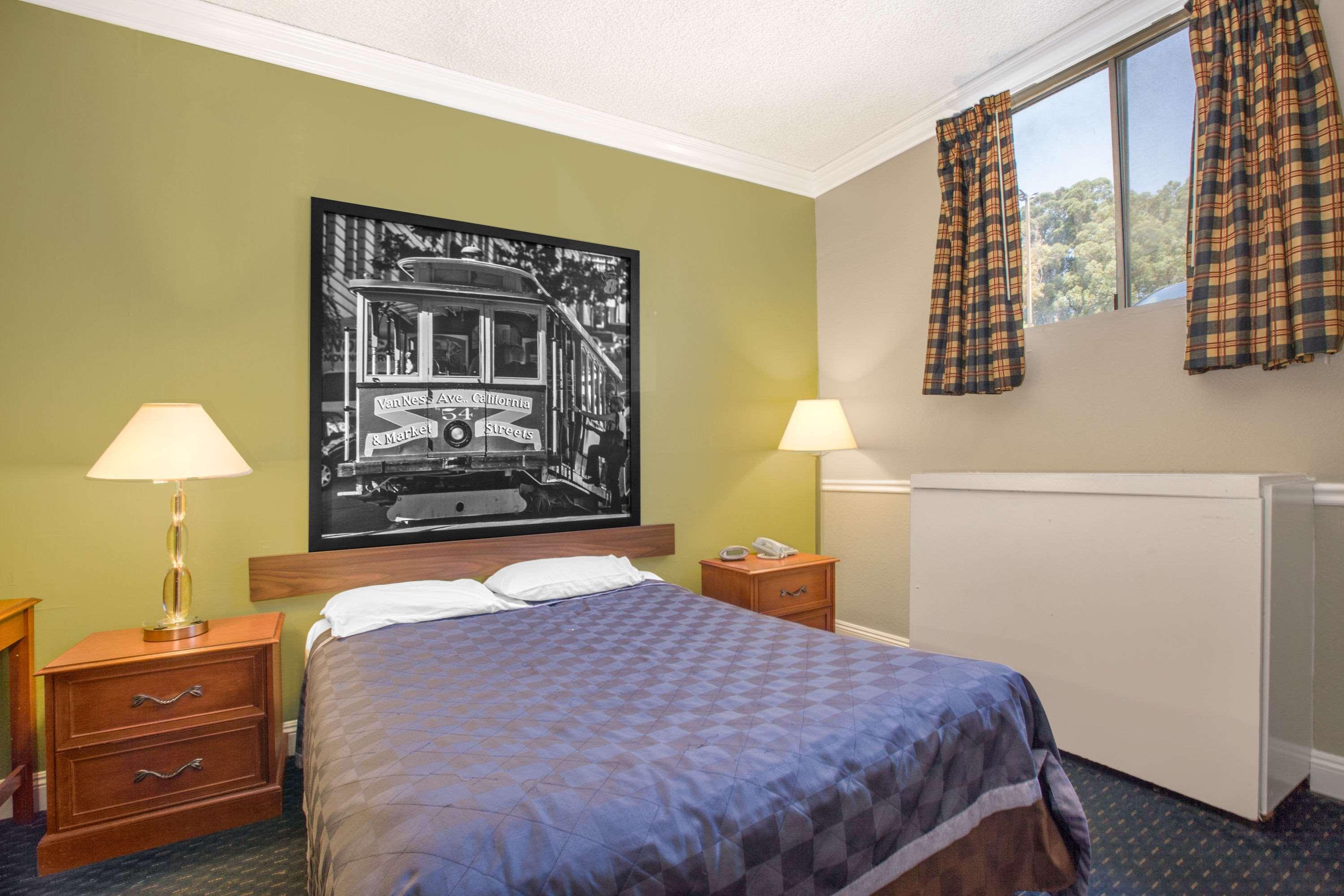 هتل Super 8 Motel - Hayward Downtown هیوارد