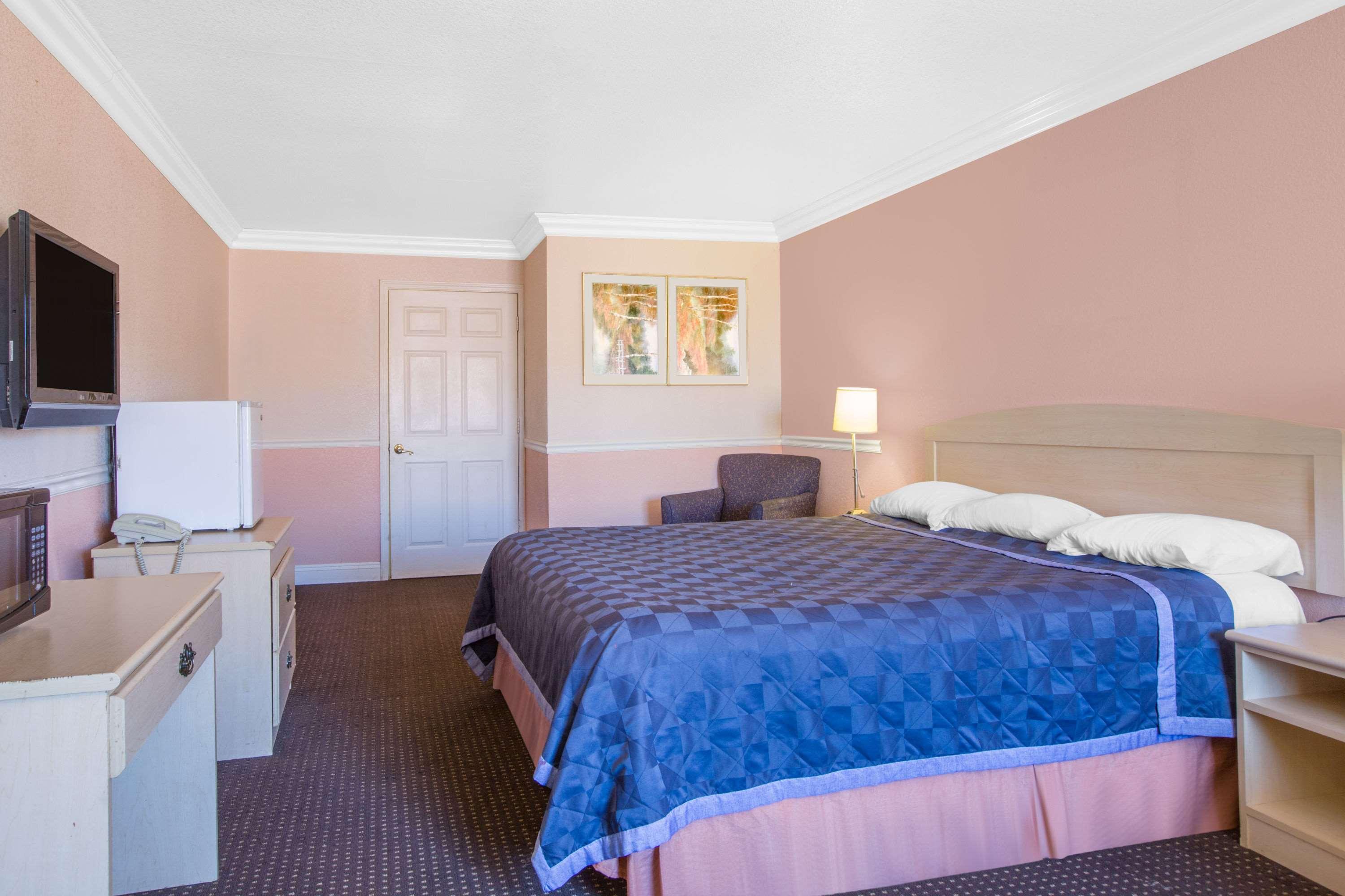 هتل Super 8 Motel - Hayward Downtown هیوارد