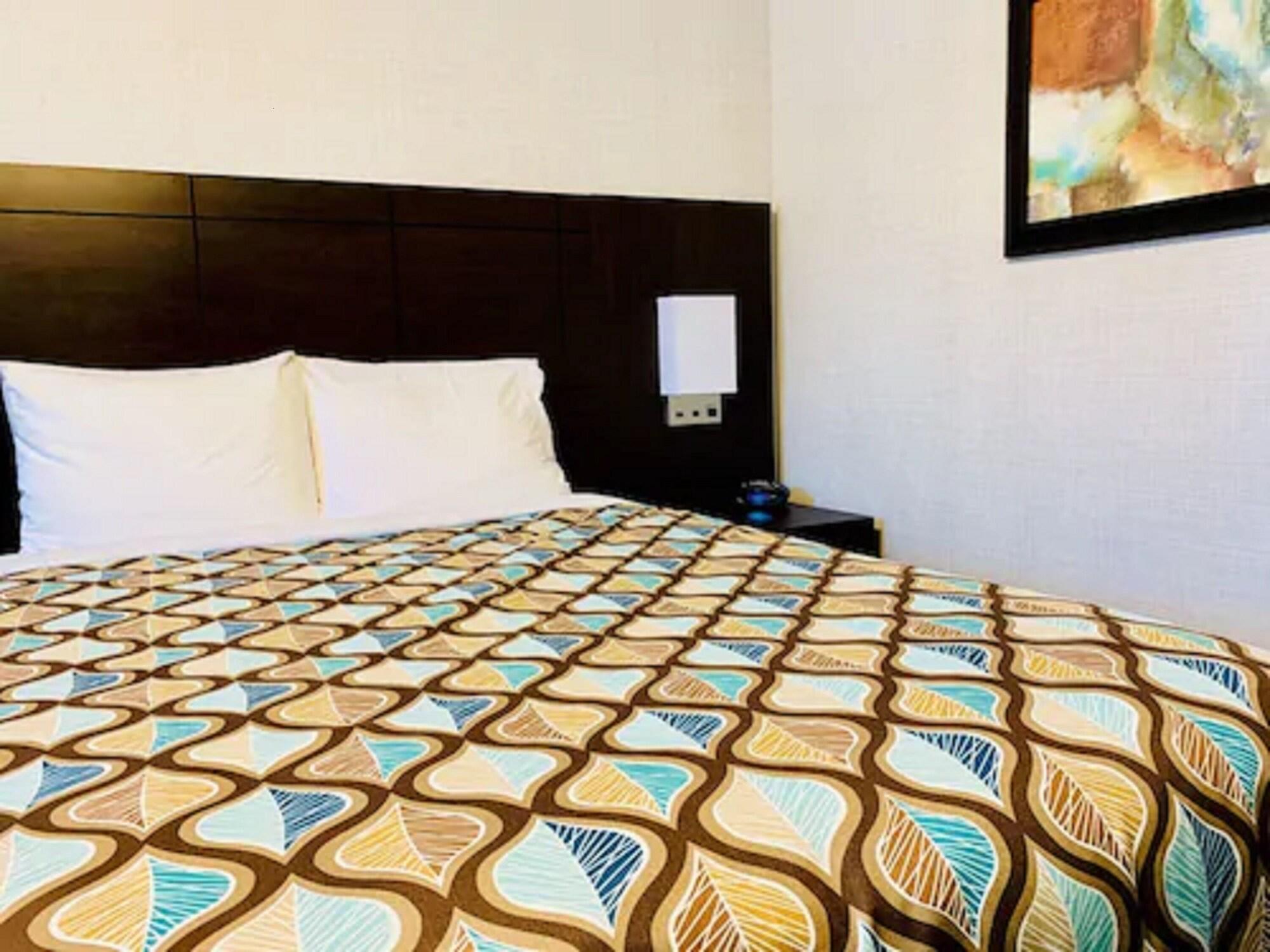 هتل Deluxe Inn تورنتو