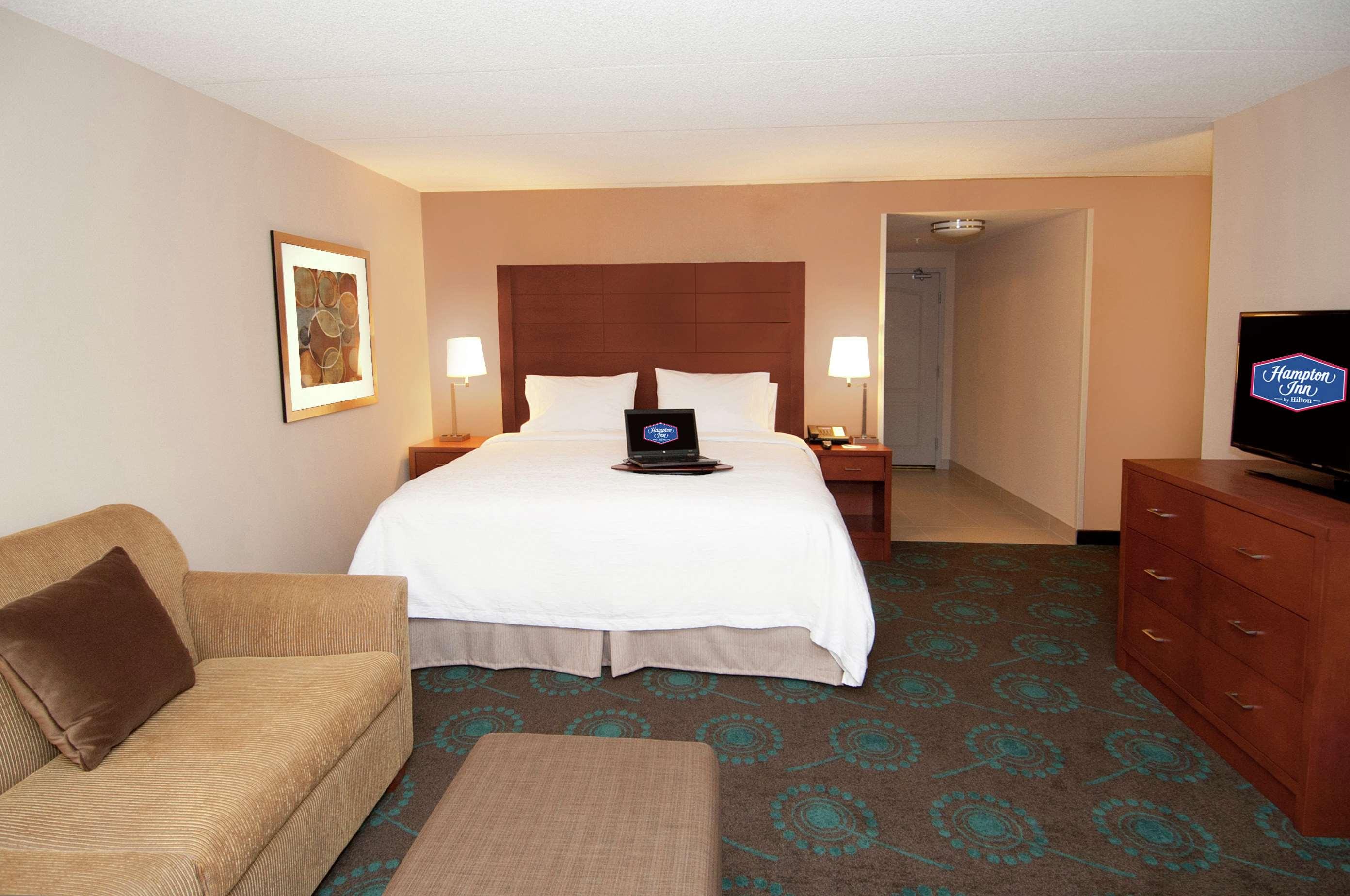 هتل Hampton Inn by Hilton Toronto/Brampton Brampton