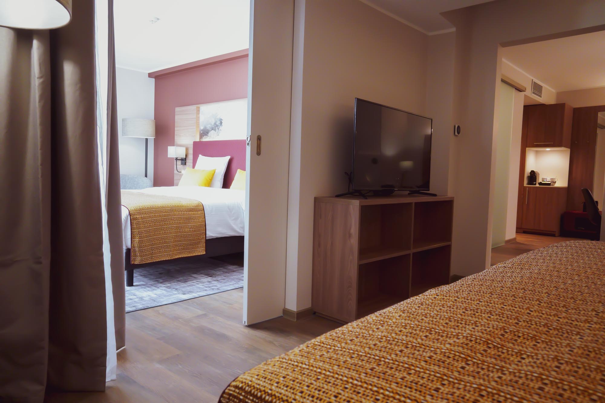 هتل Leonardo Hotel Antwerpen آنتورپ