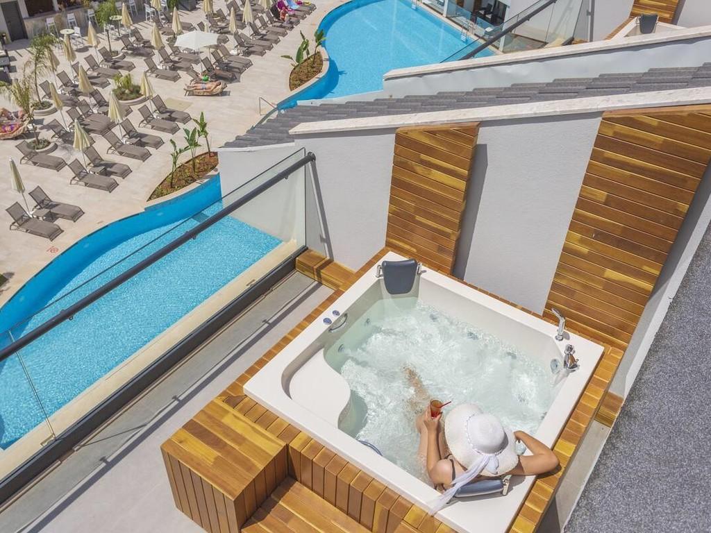 هتل Orka Sunlife Resort Hotel & Aquapark Oludeniz