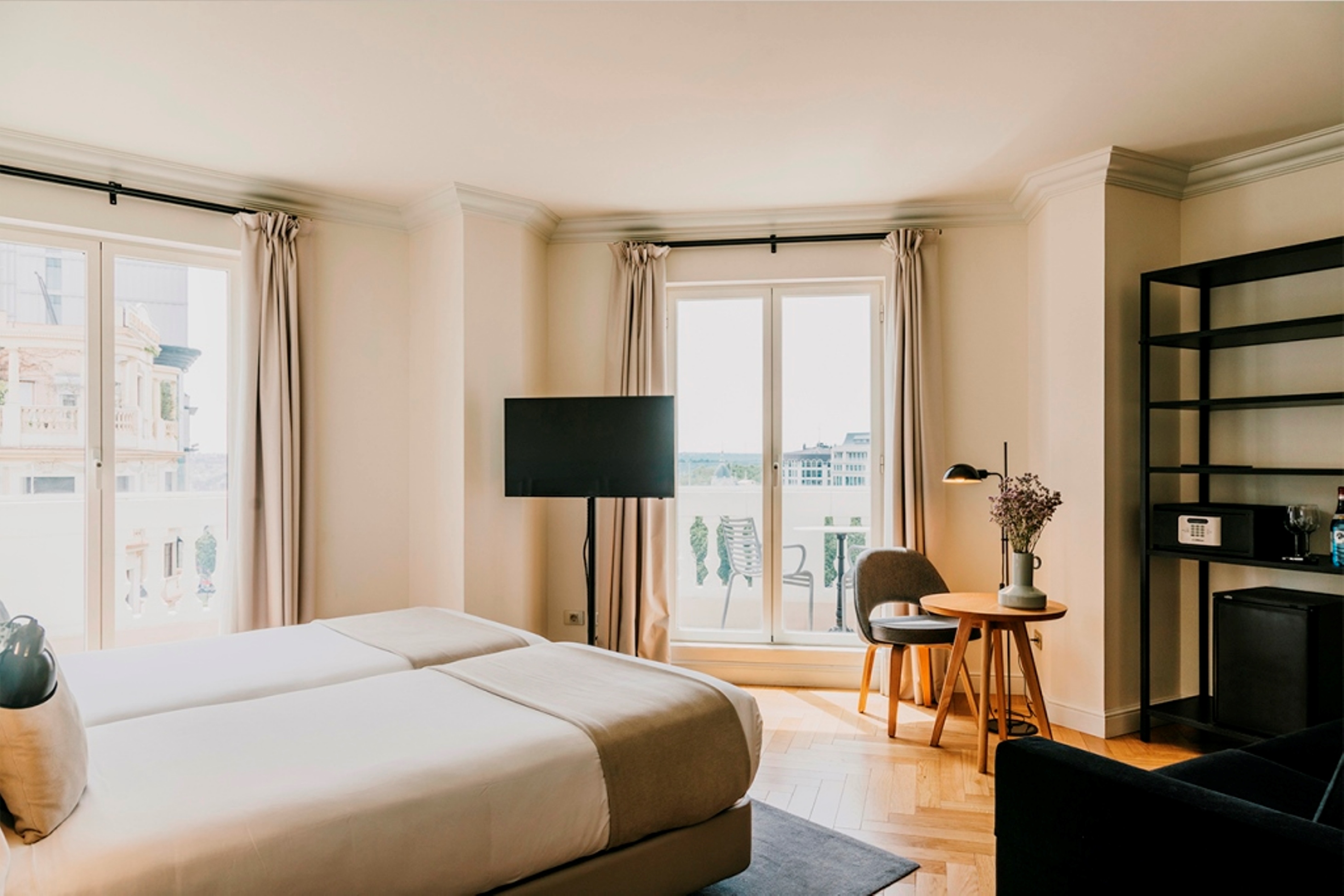 هتل Dear Hotel مادرید