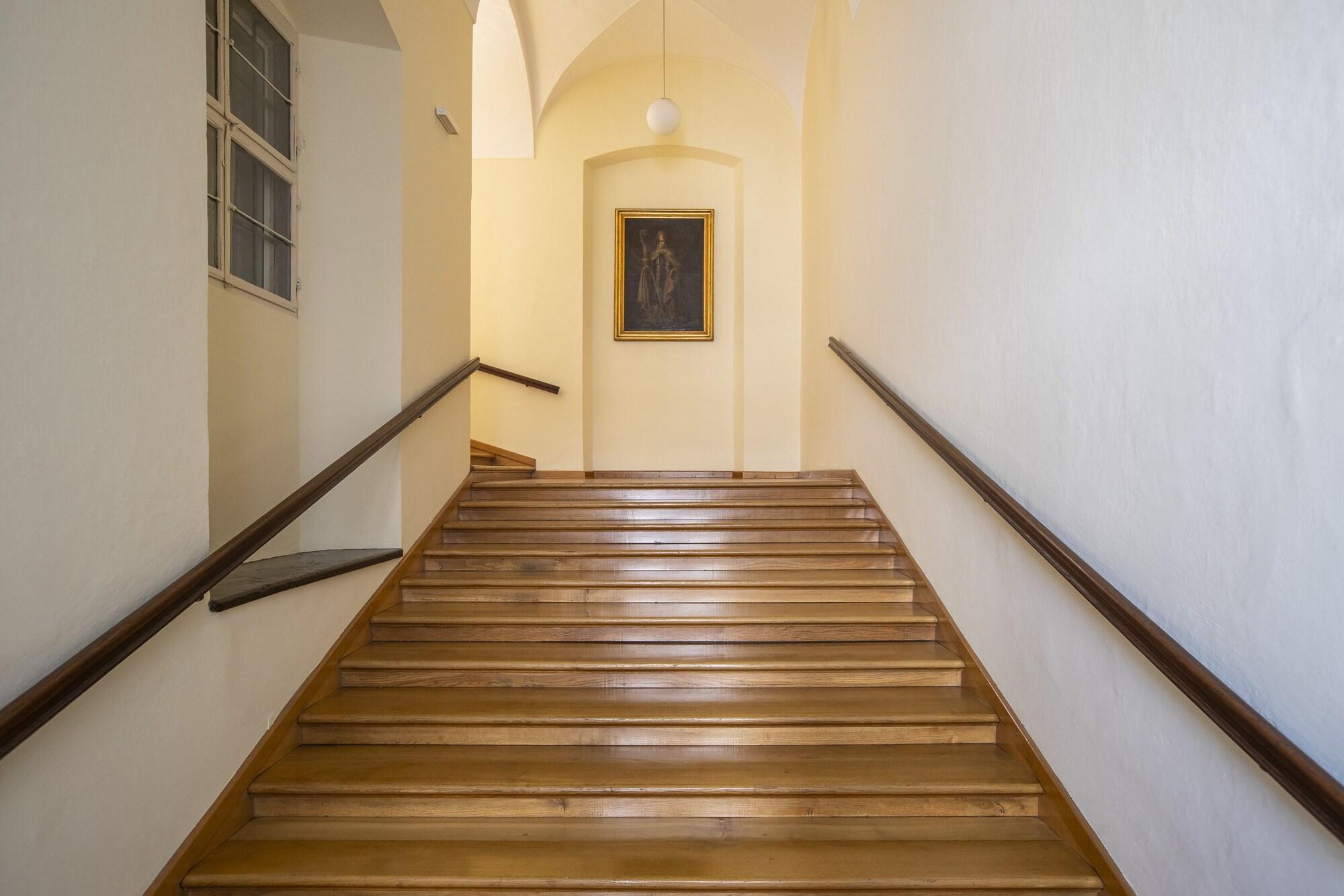 هتل Gästehaus im Priesterseminar Salzburg Salzburg