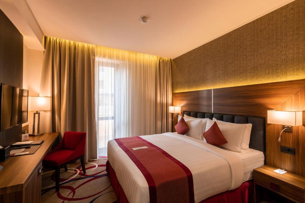 هتل Ramada Hotel & Suites by Wyndham Yerevan ایروان