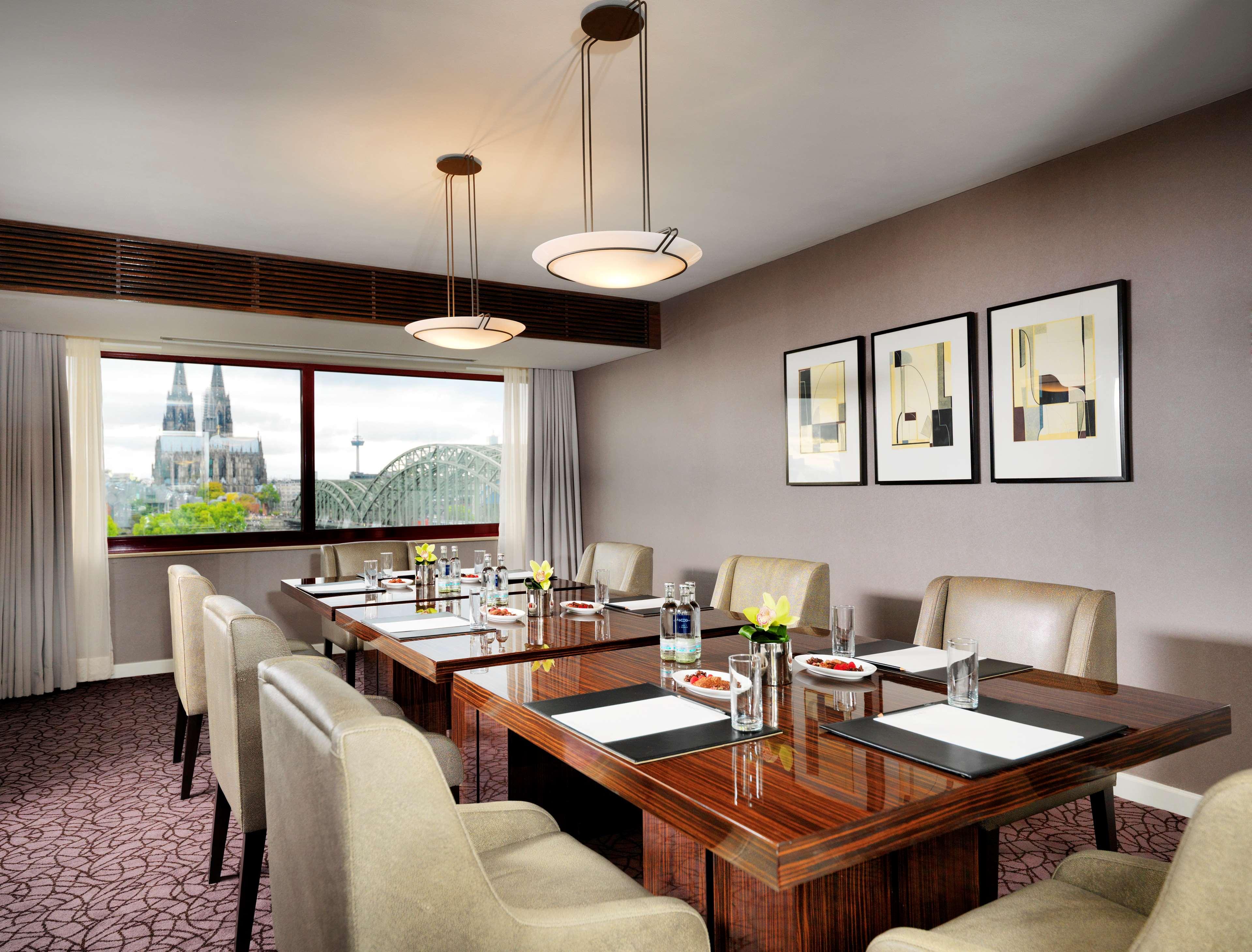 هتل Hyatt Regency Cologne کلن