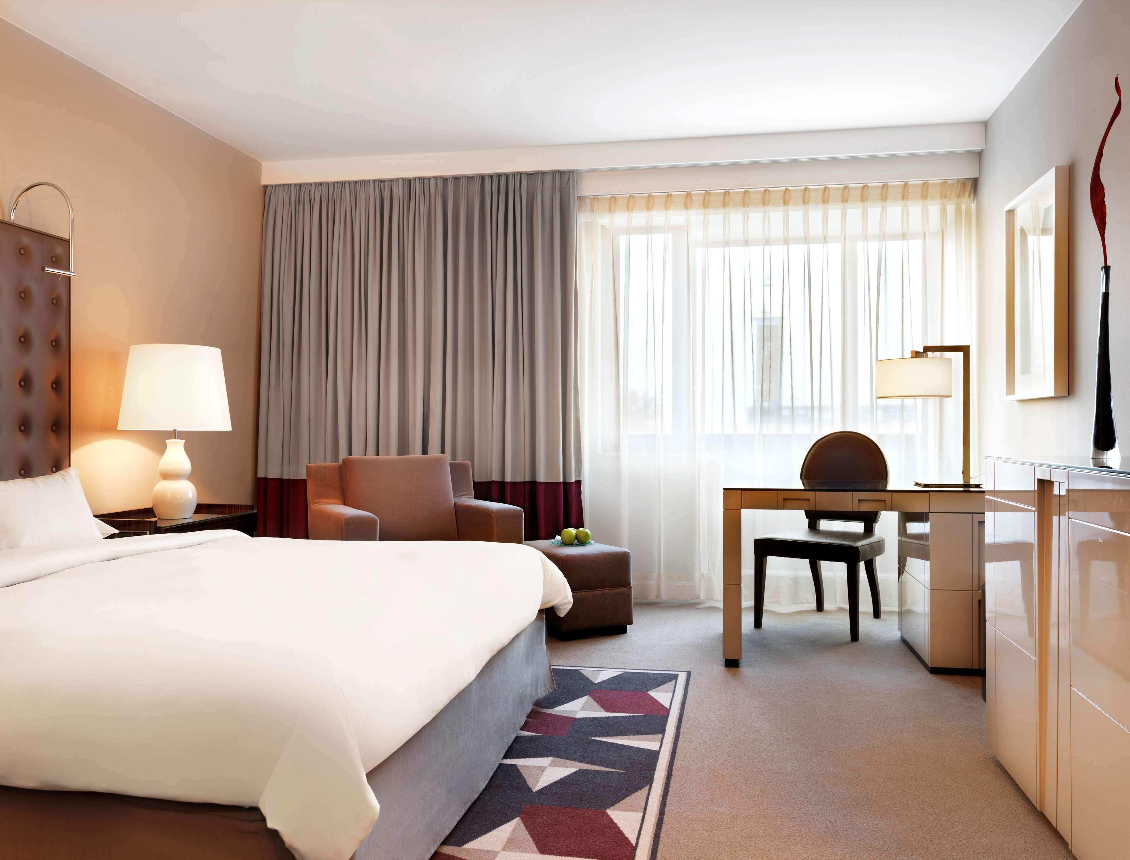 هتل Hyatt Regency Cologne کلن