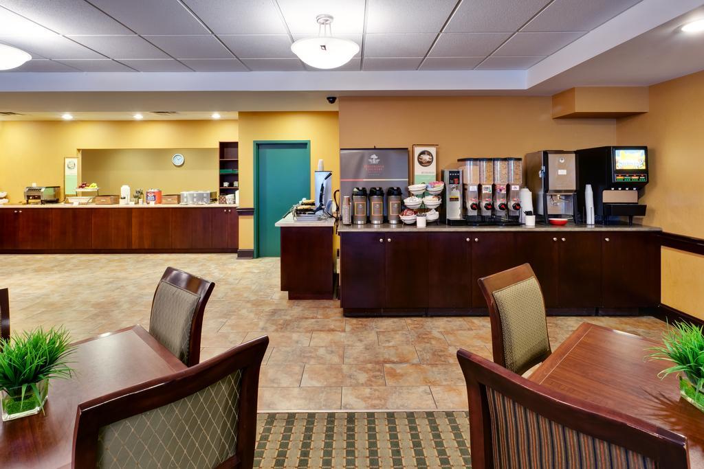 هتل Country Inn & Suites by Radisson, Niagara Falls, ON آبشار نیاگارا