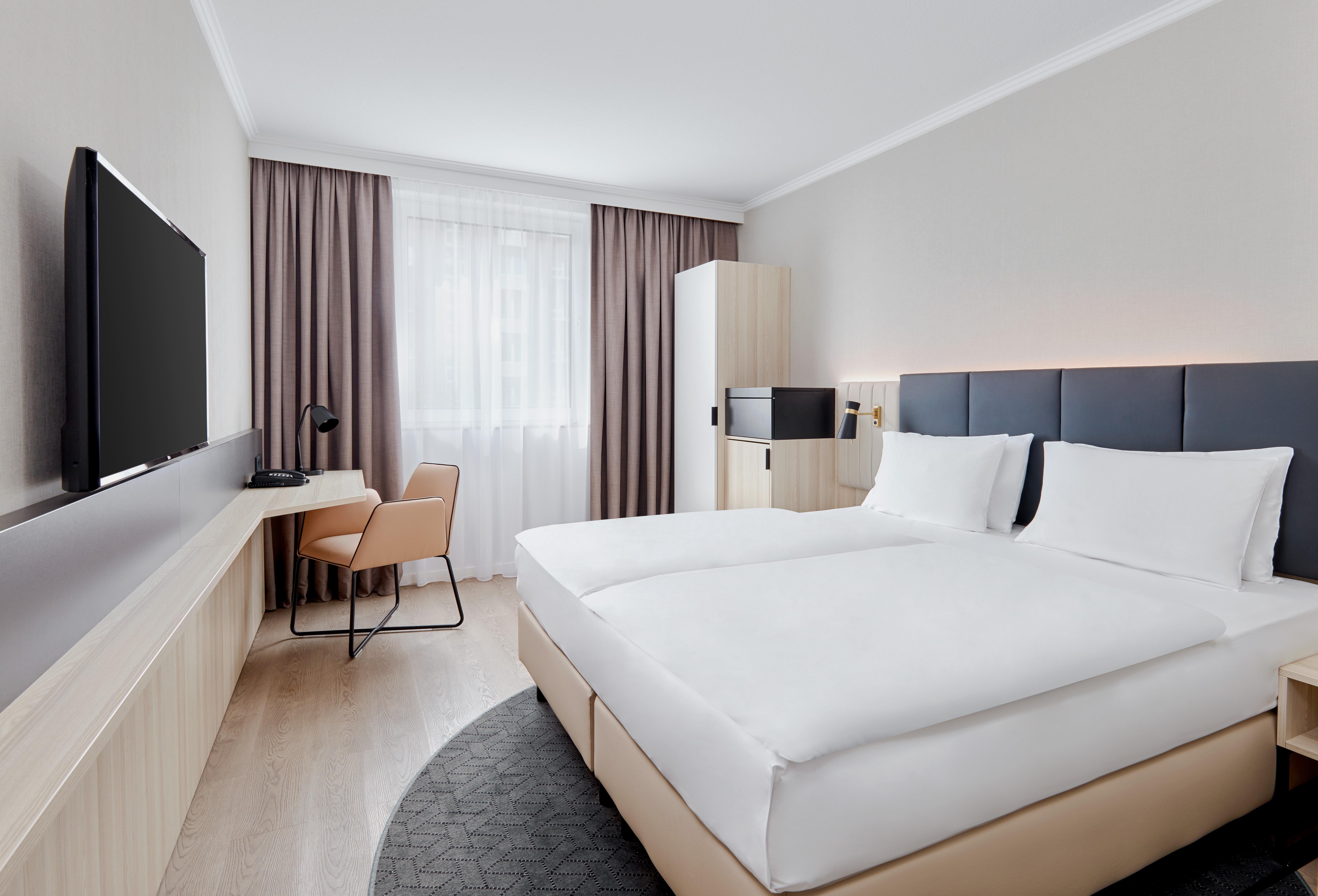 هتل Crowne Plaza Hamburg - City Alster هامبورگ